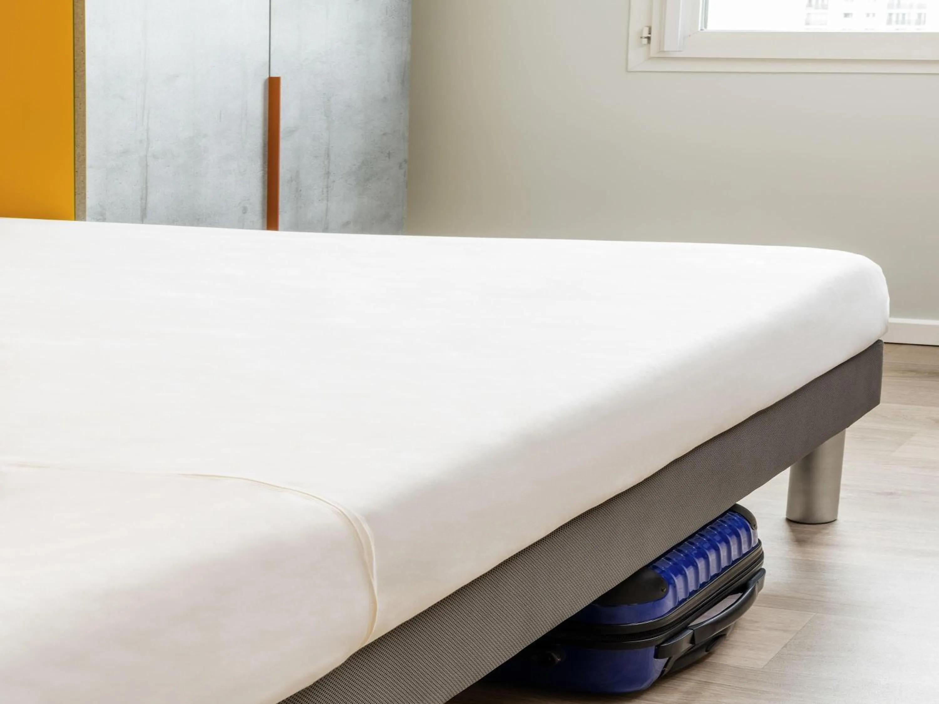 Bedroom, Bed in Ibis Budget Château-Thierry