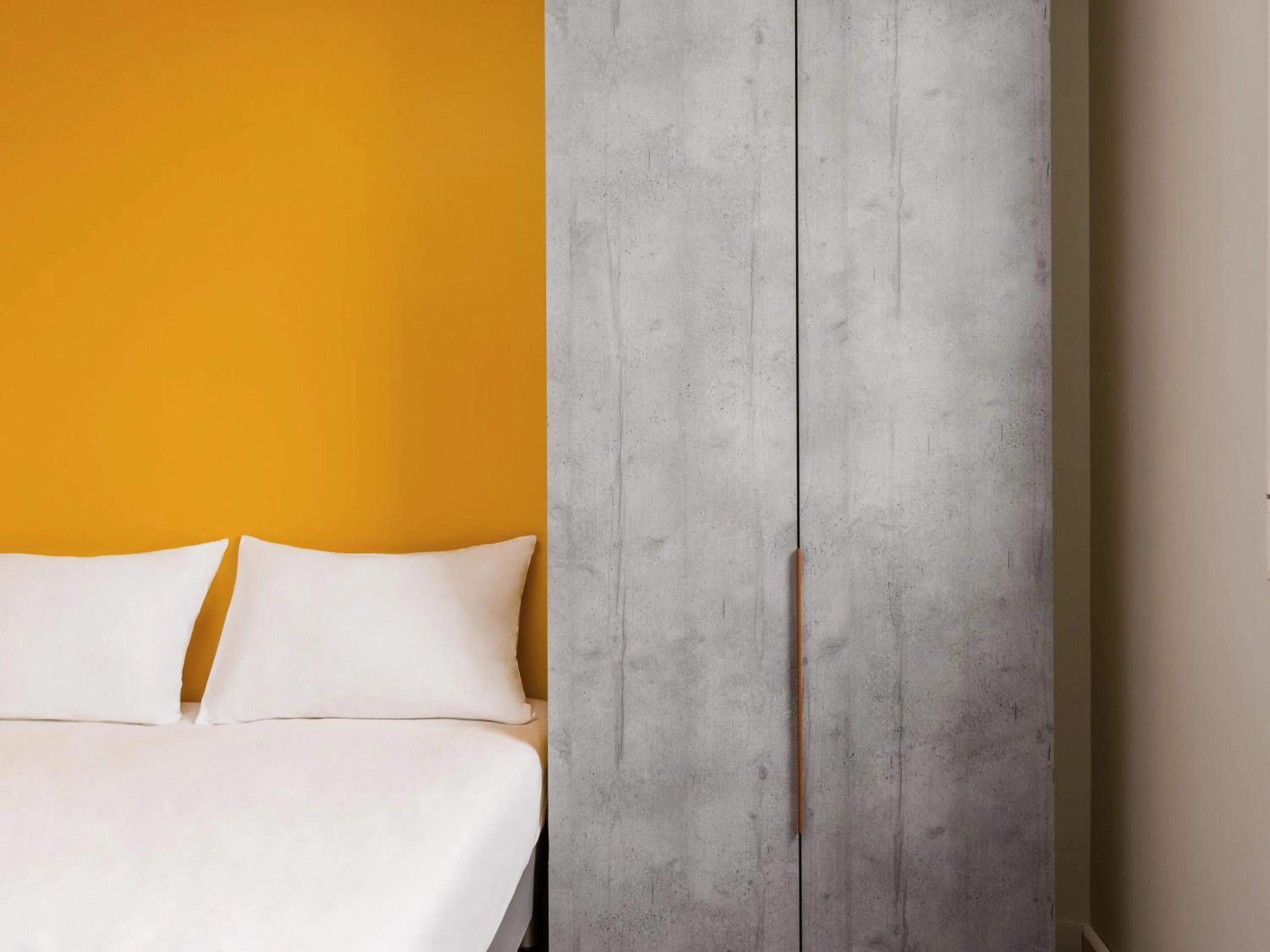 Bedroom, Bed in Ibis Budget Château-Thierry