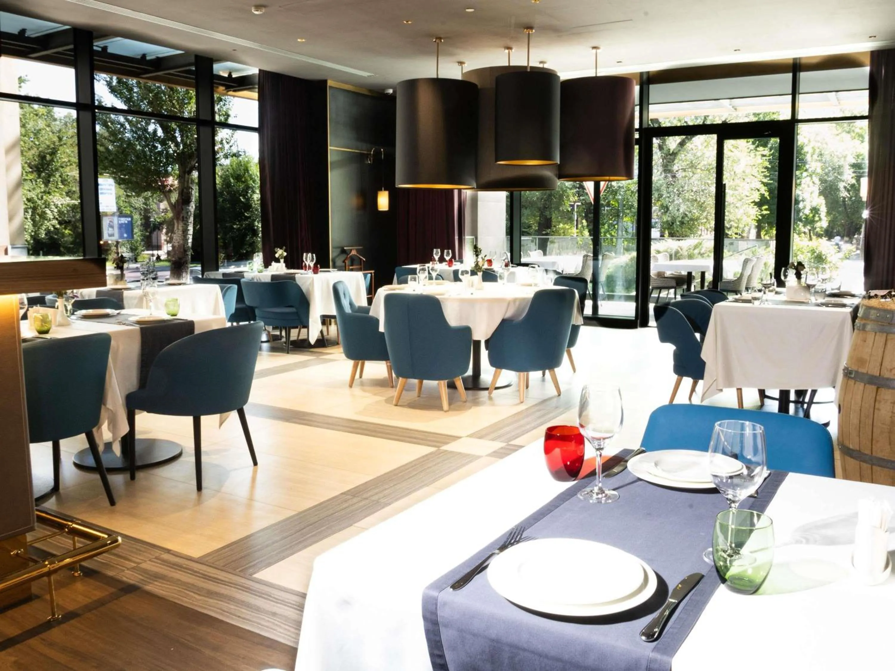 Restaurant/places to eat in Mercure Almaty City Center