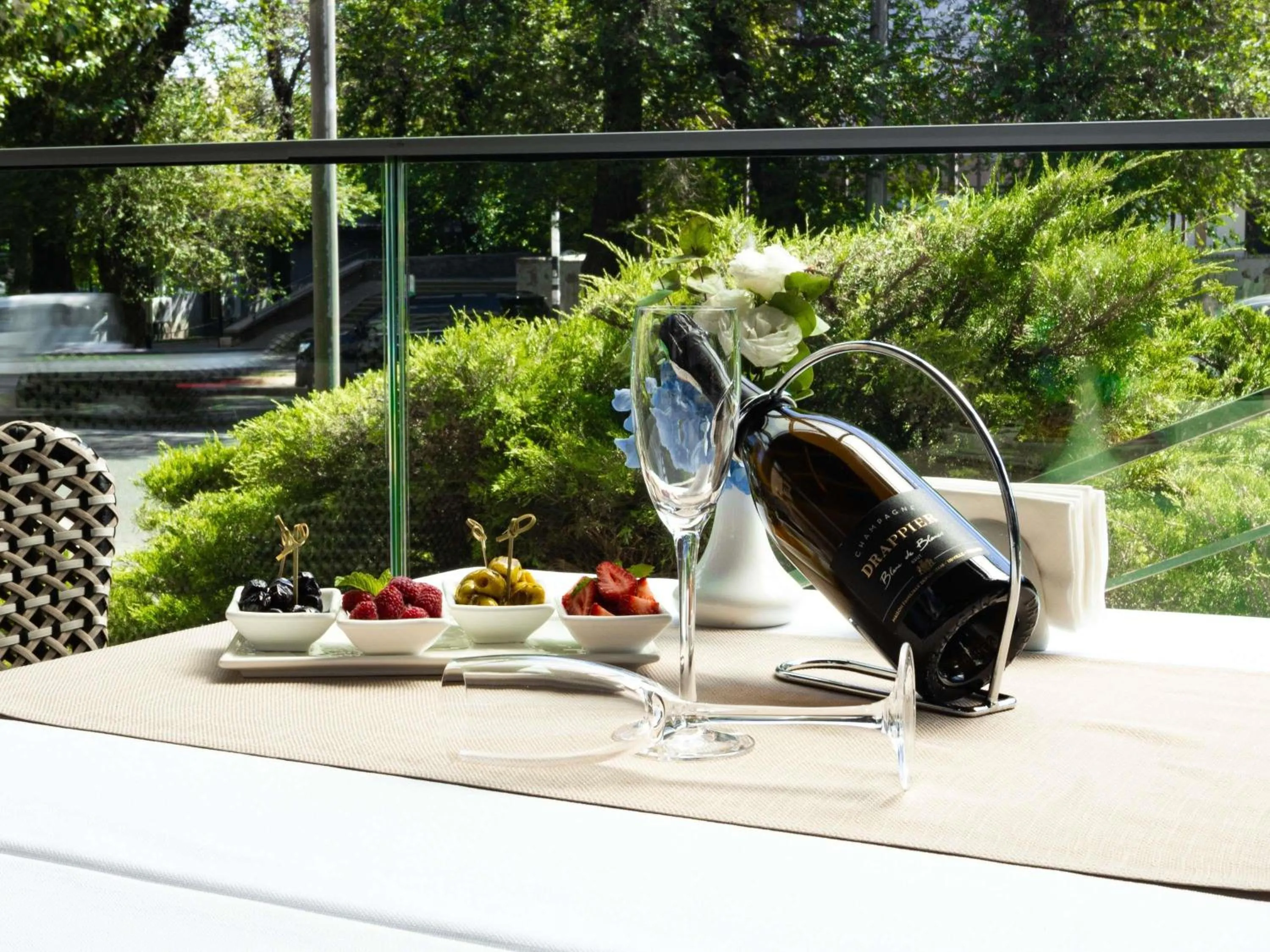 Restaurant/places to eat in Mercure Almaty City Center