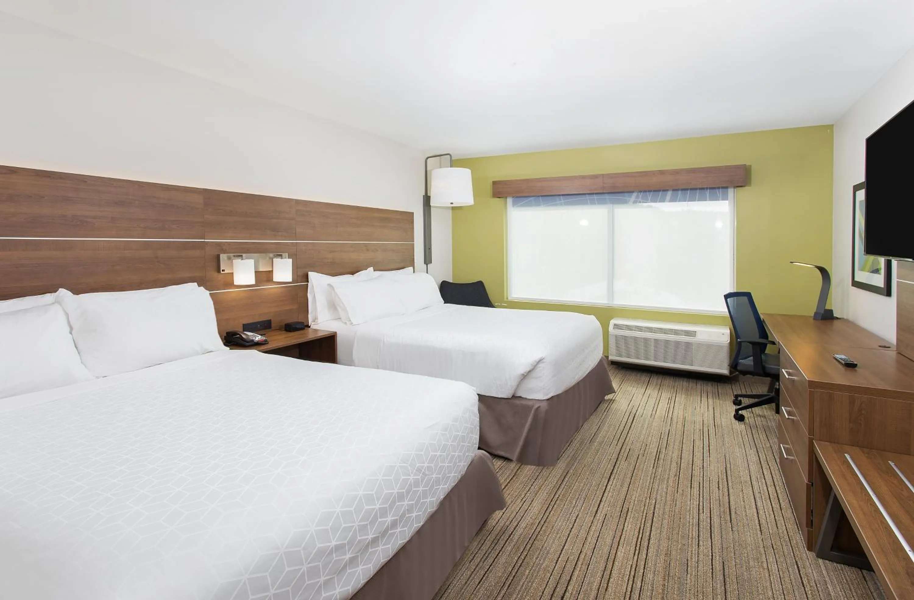 Photo of the whole room, Bed in Holiday Inn Express Williamsburg by IHG