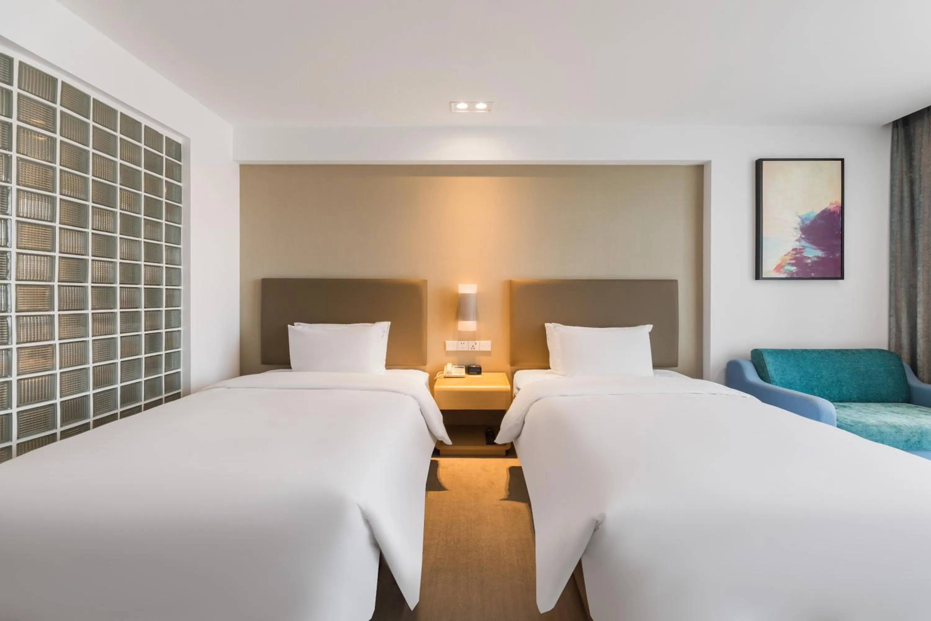 Photo of the whole room, Bed in Holiday Inn Express - Liuyang Development Zone by IHG Changsha Huanghua Airport