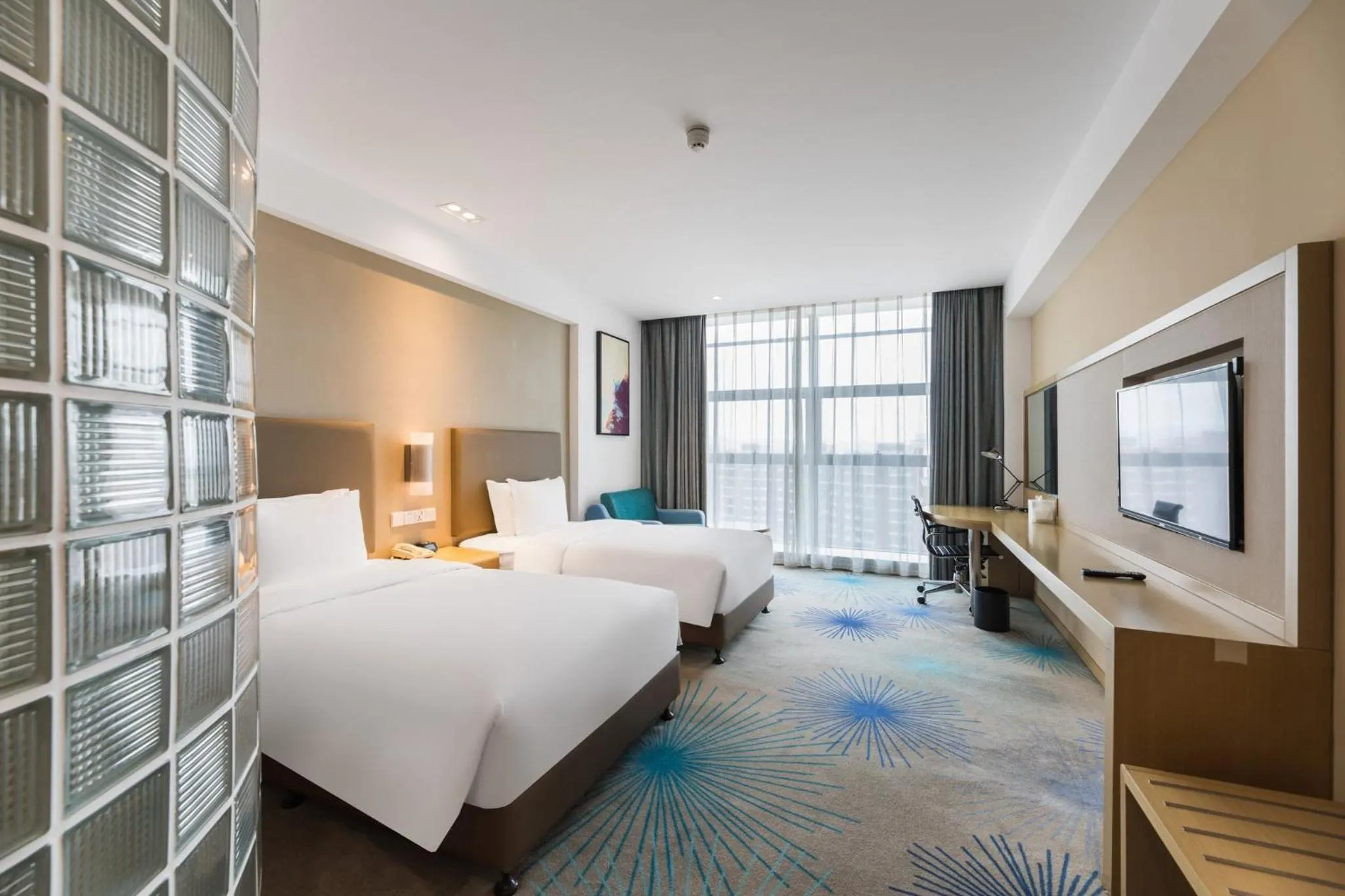Photo of the whole room, Bed in Holiday Inn Express - Liuyang Development Zone by IHG Changsha Huanghua Airport
