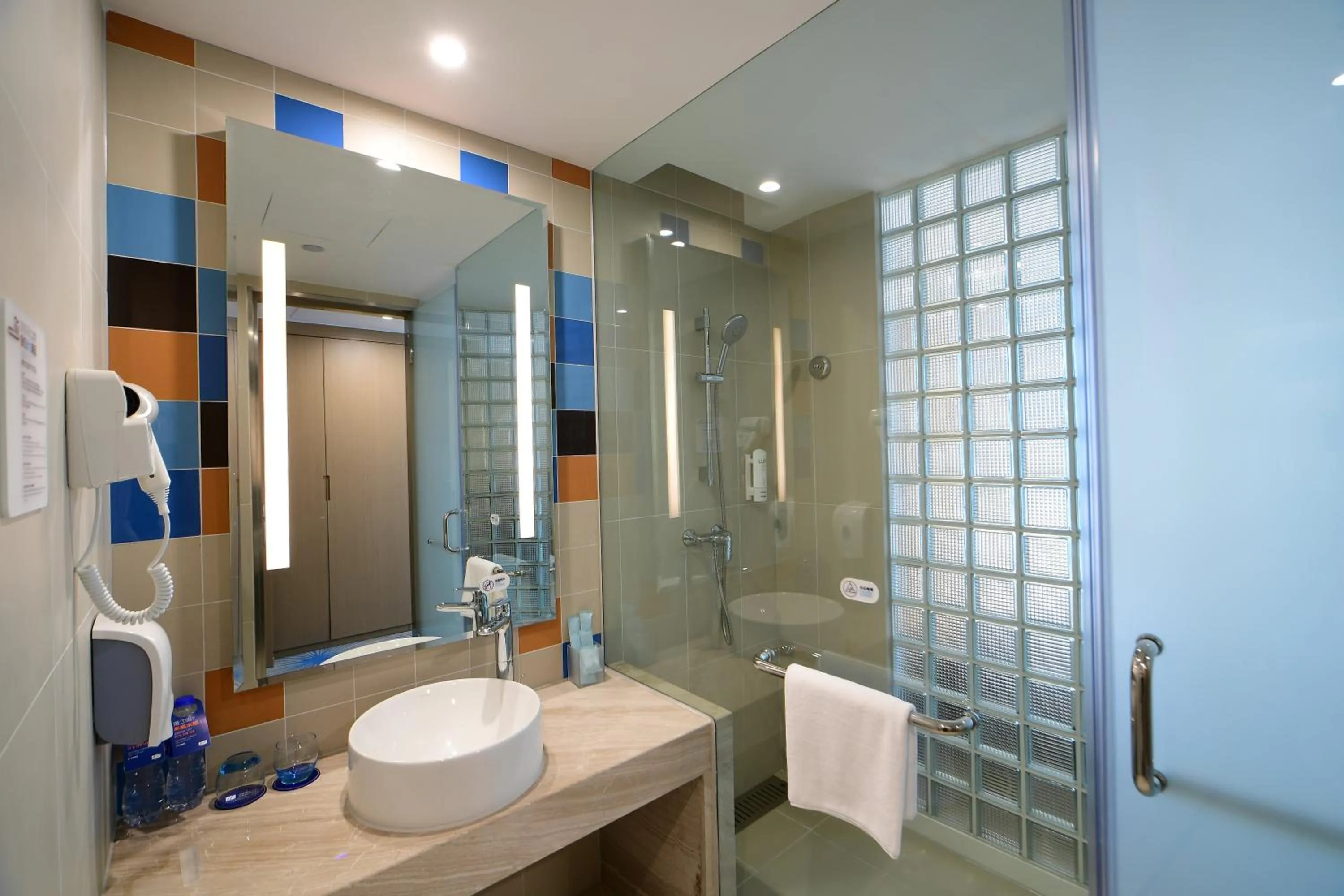 Bathroom in Holiday Inn Express - Liuyang Development Zone by IHG Changsha Huanghua Airport