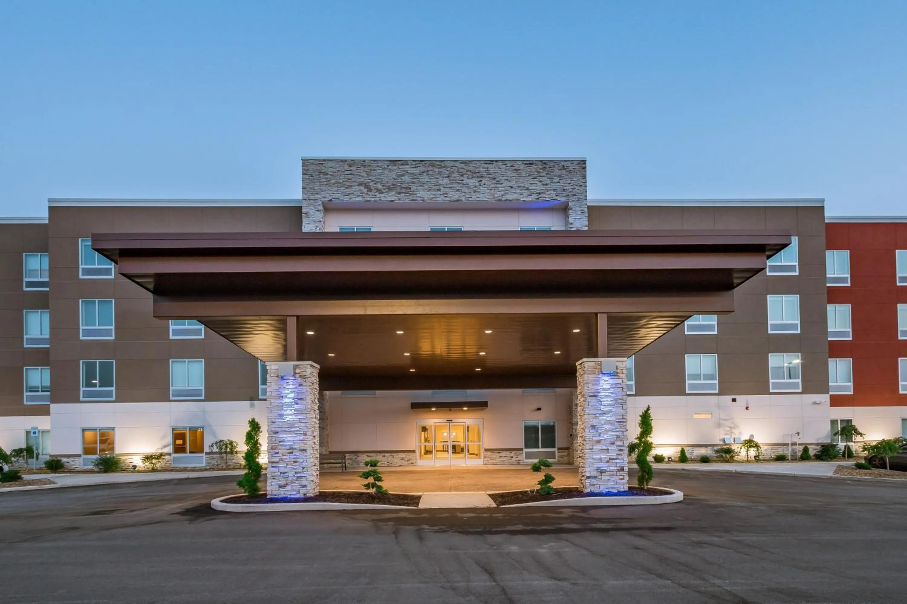 Property building in Holiday Inn Express & Suites- South Bend Casino by IHG