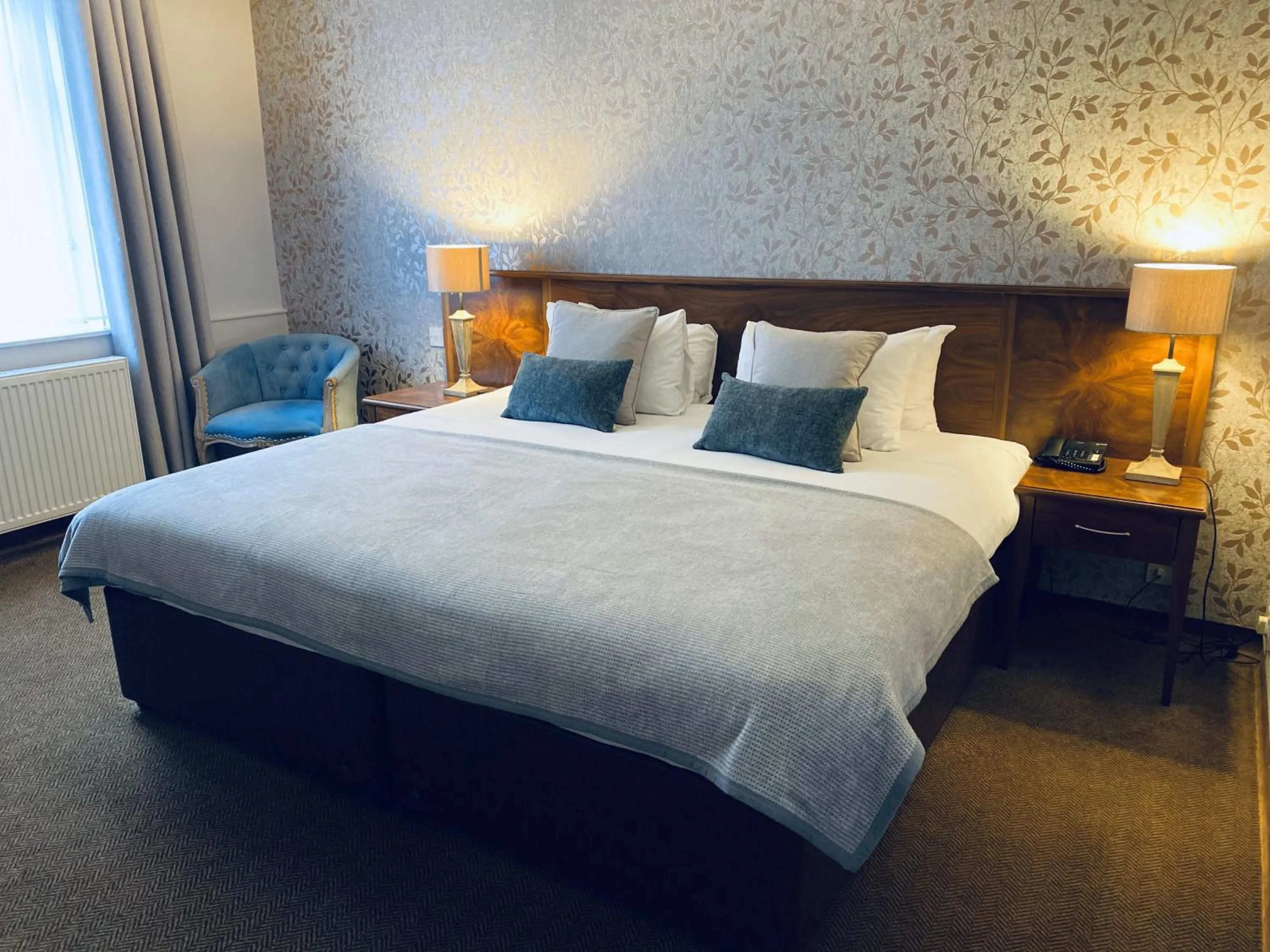 Bedroom, Bed in The Tontine Hotel