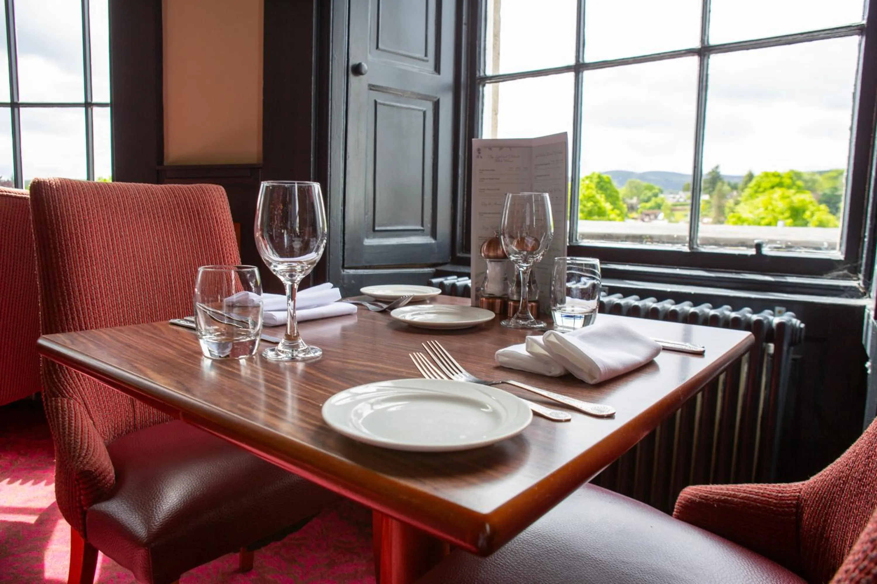 Restaurant/places to eat in The Tontine Hotel