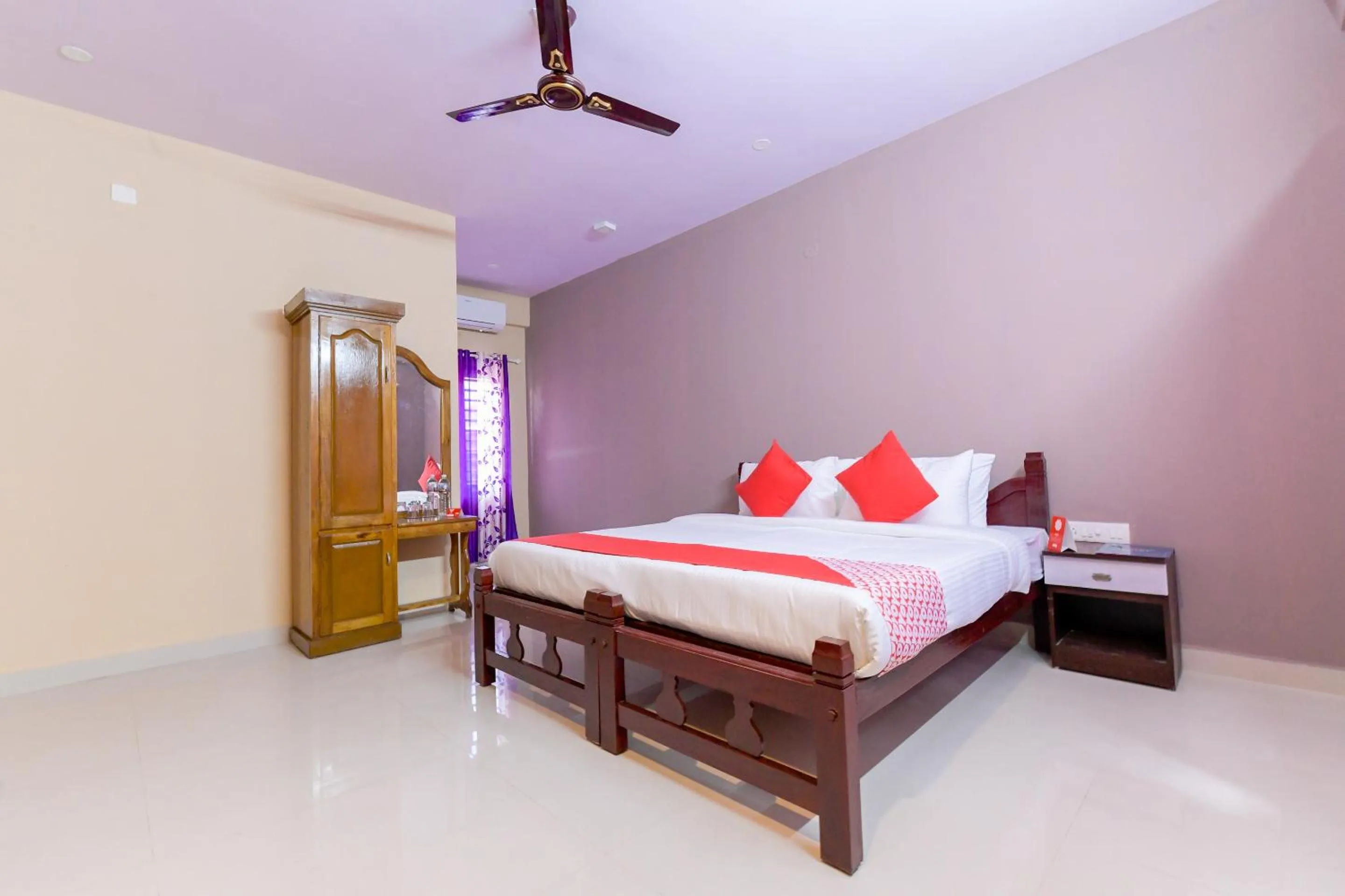 Lobby or reception, Bed in Hotel O Amare Highway Residency