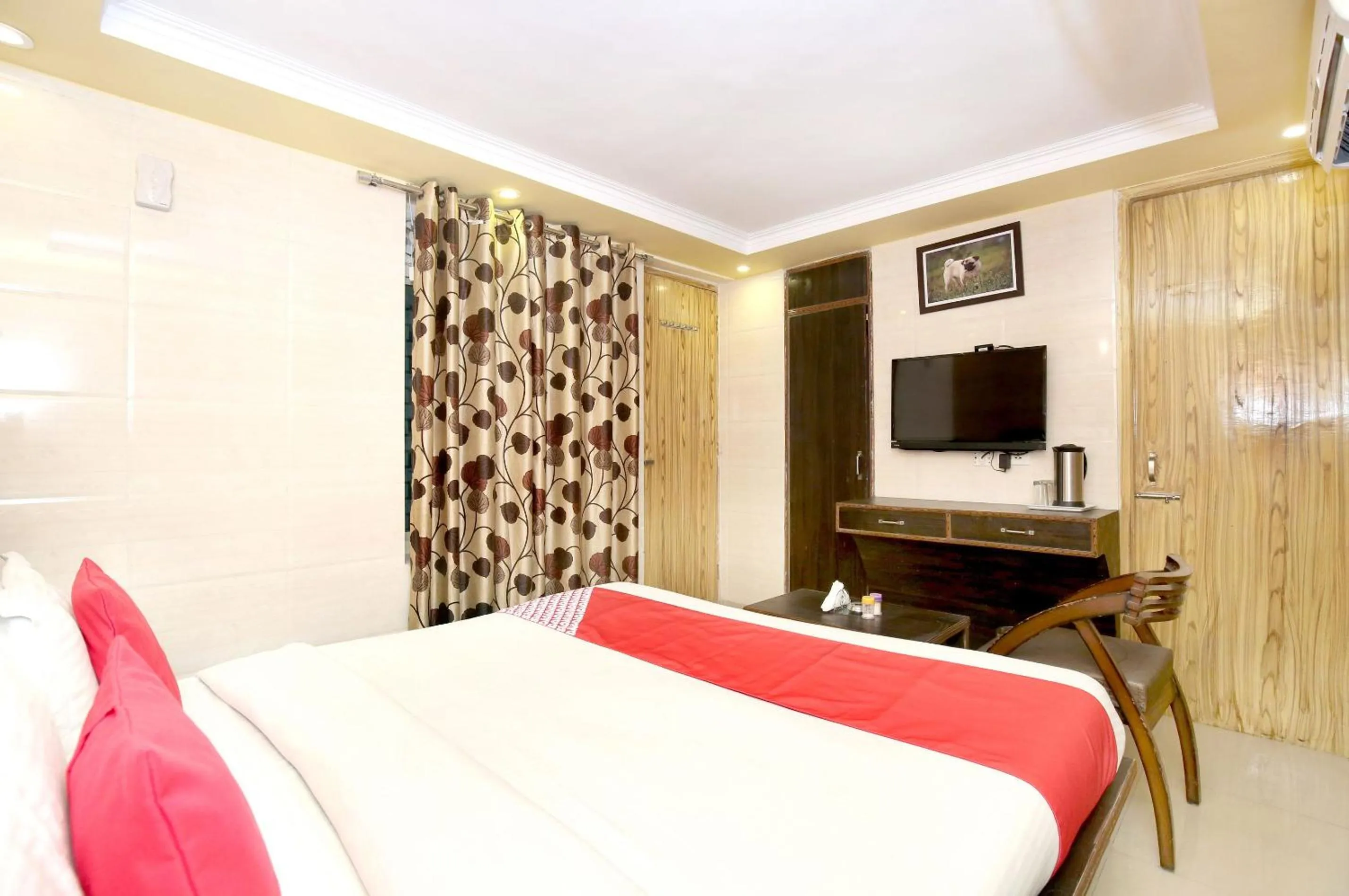 Bedroom, Bed in Super Hotel O Continental Inn