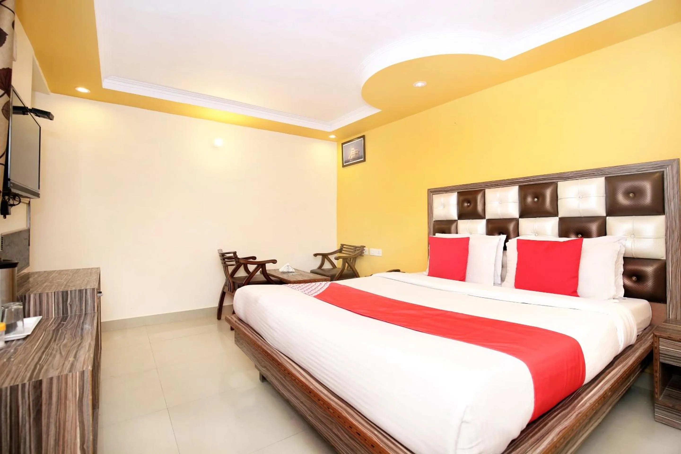 Bedroom, Bed in Super Hotel O Continental Inn