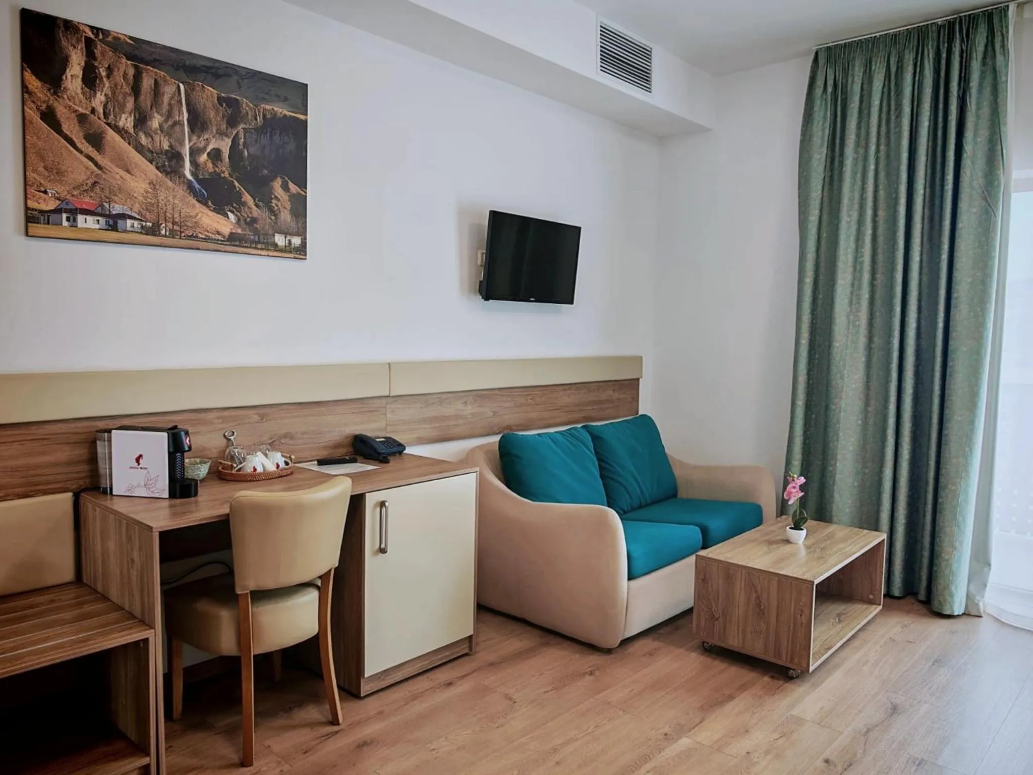 TV and multimedia in Tci Social Club