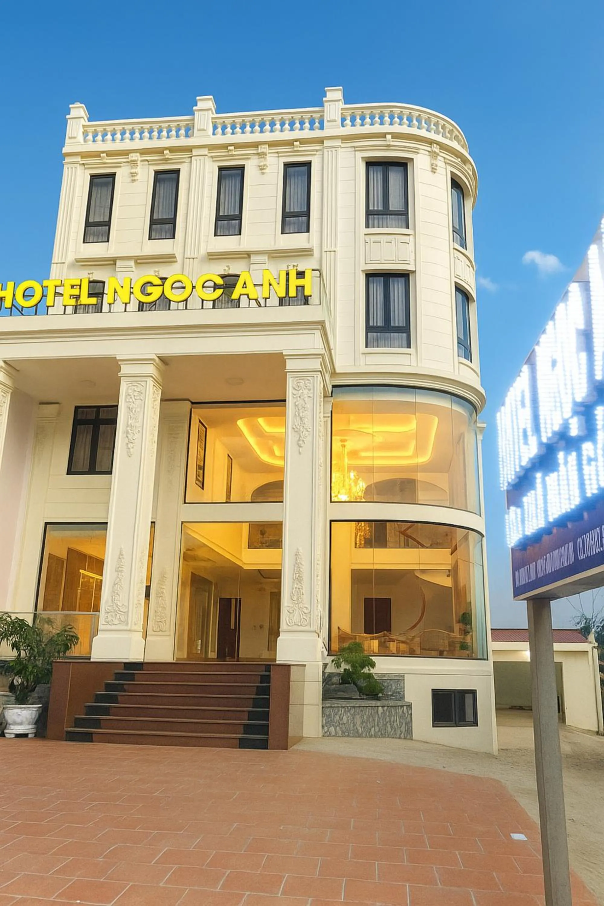 Property building in Hotel Ngoc Anh - Van Don