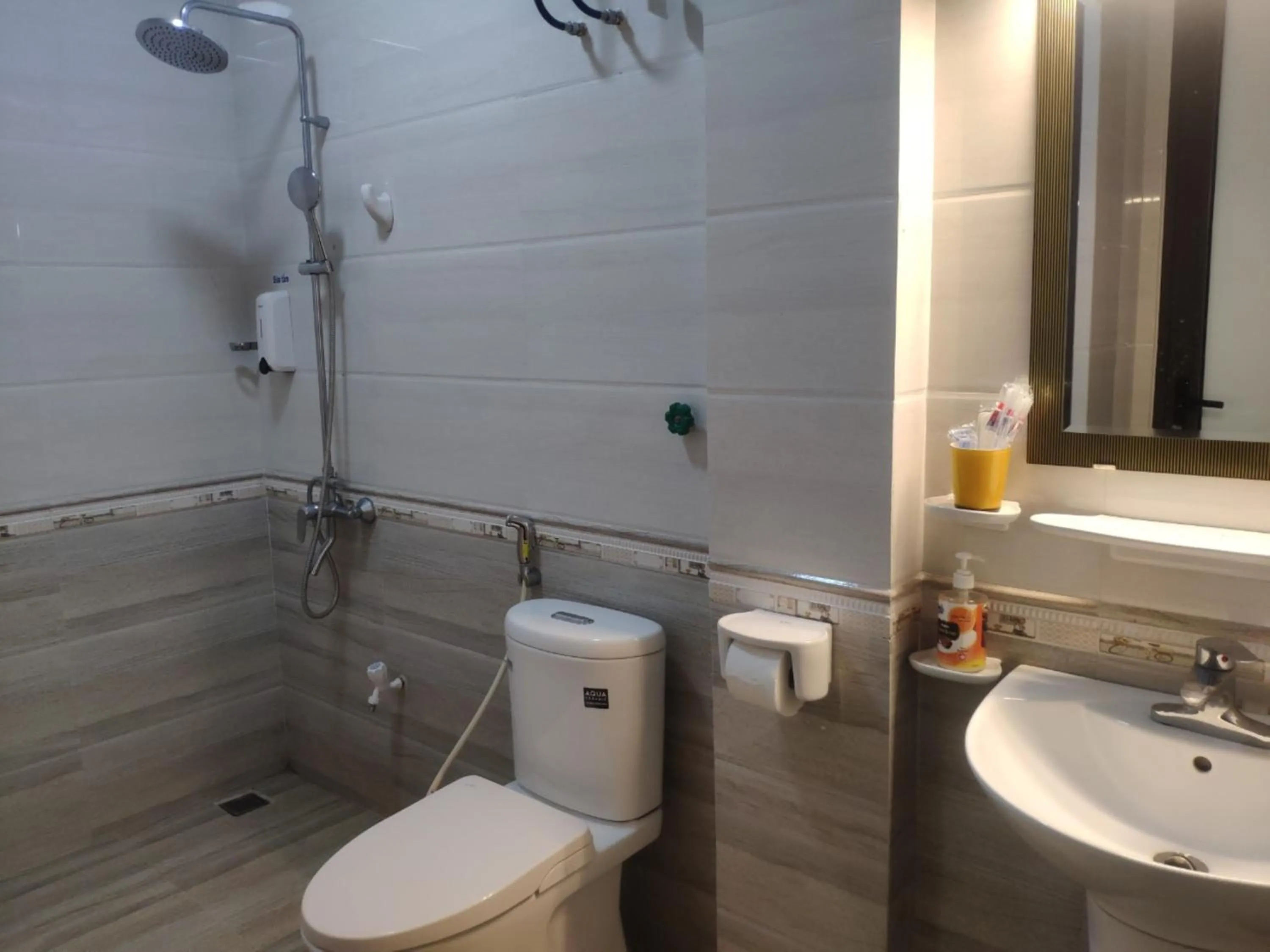 Bathroom in Hotel Ngoc Anh - Van Don