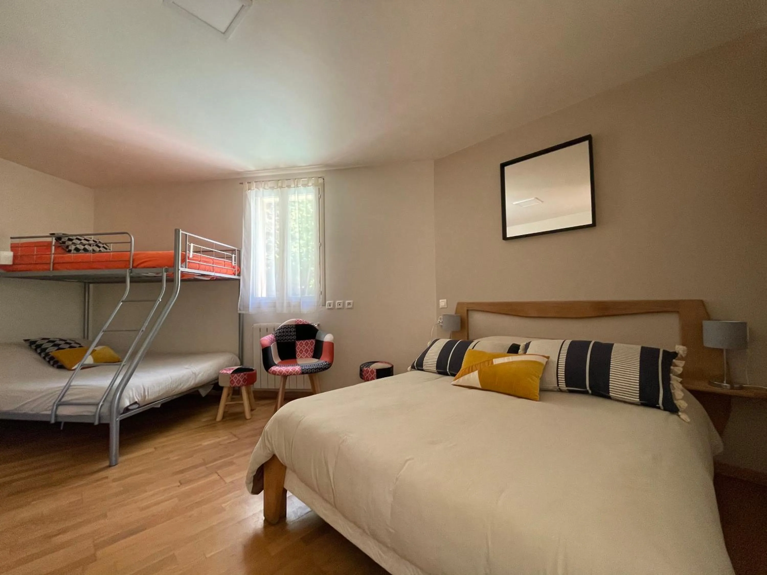 Property building, Bed in Hôtel Le Moulin D'Olt