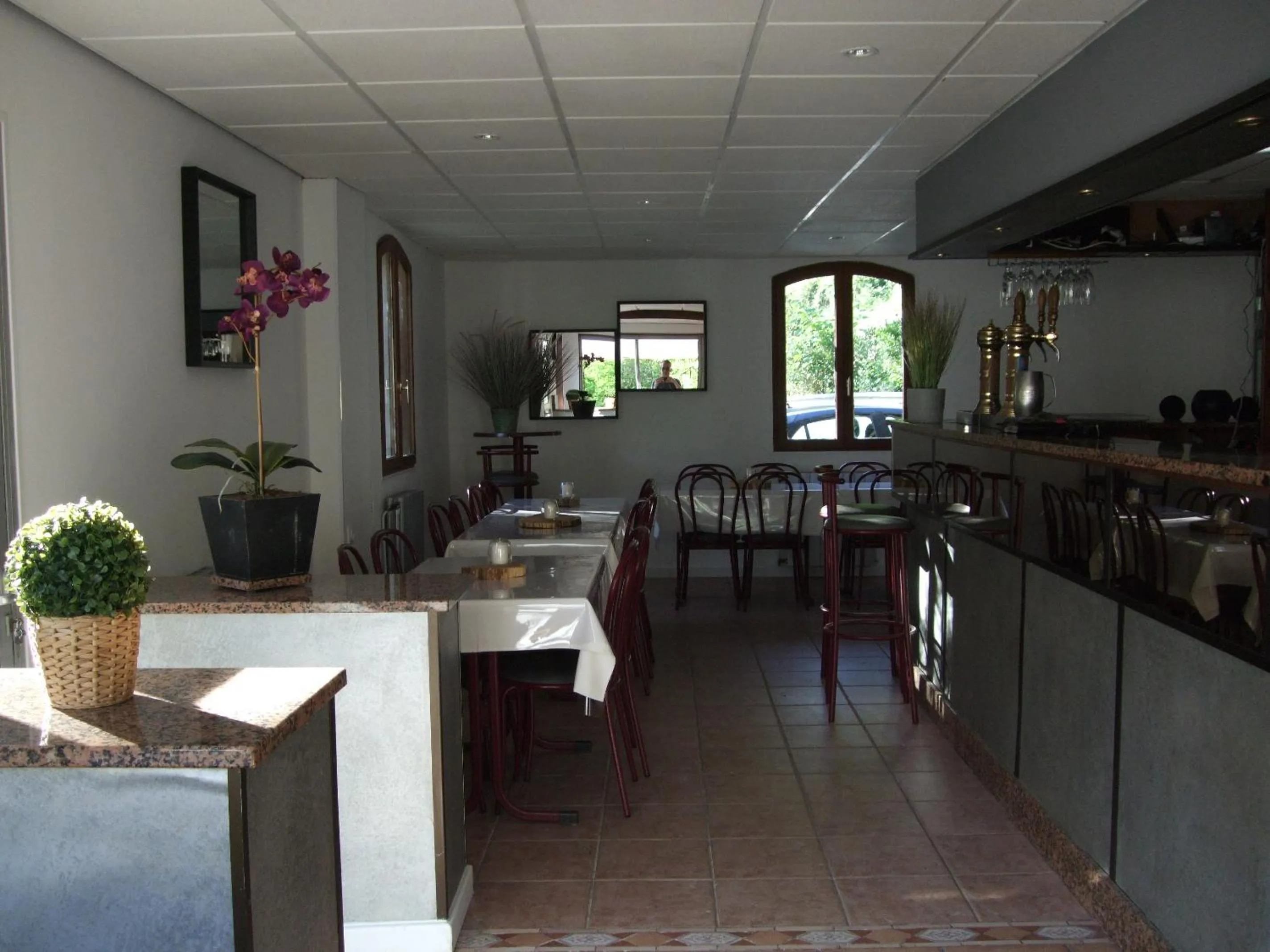 Restaurant/places to eat in Hôtel Le Moulin D'Olt