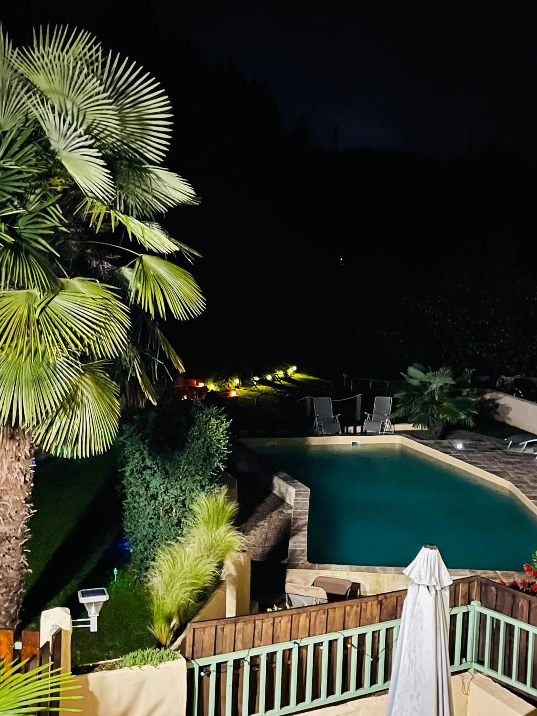 Swimming pool in Hôtel Le Moulin D'Olt