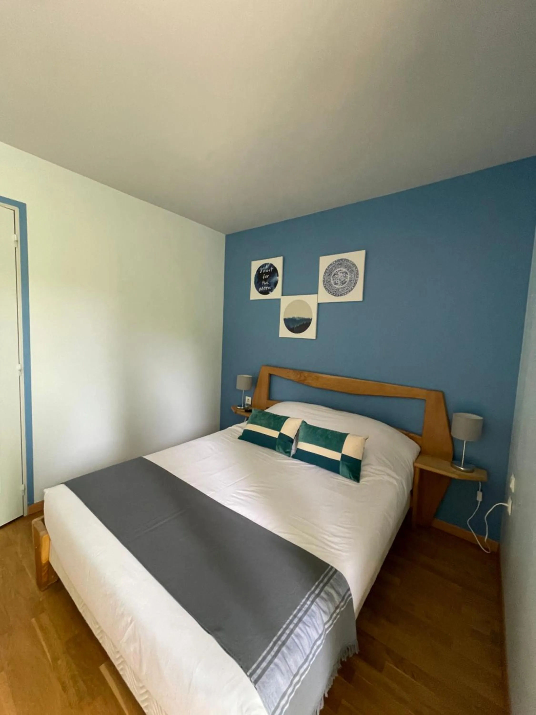 Property building, Bed in Hôtel Le Moulin D'Olt
