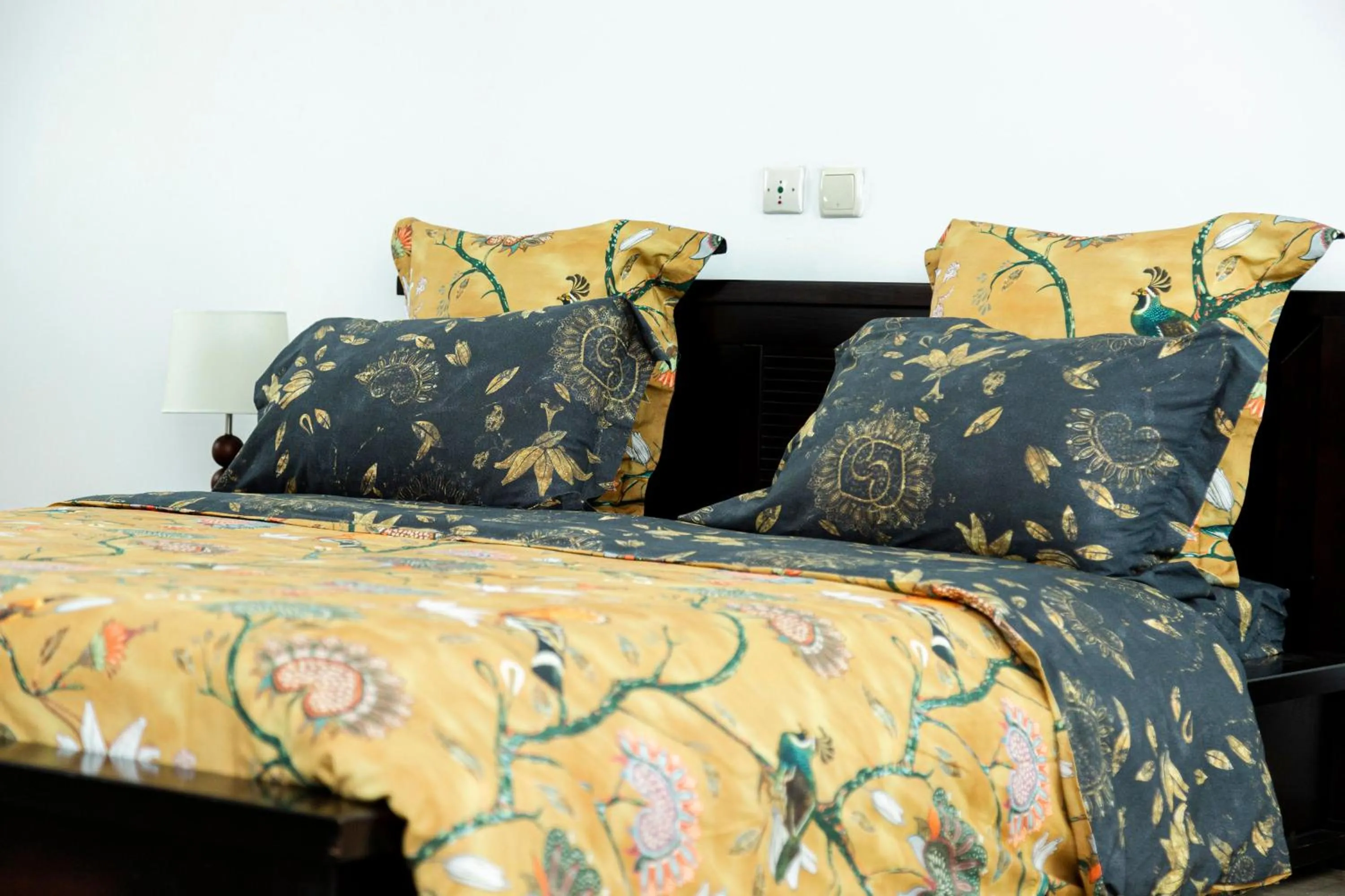 Property building, Bed in Villa Jaddis