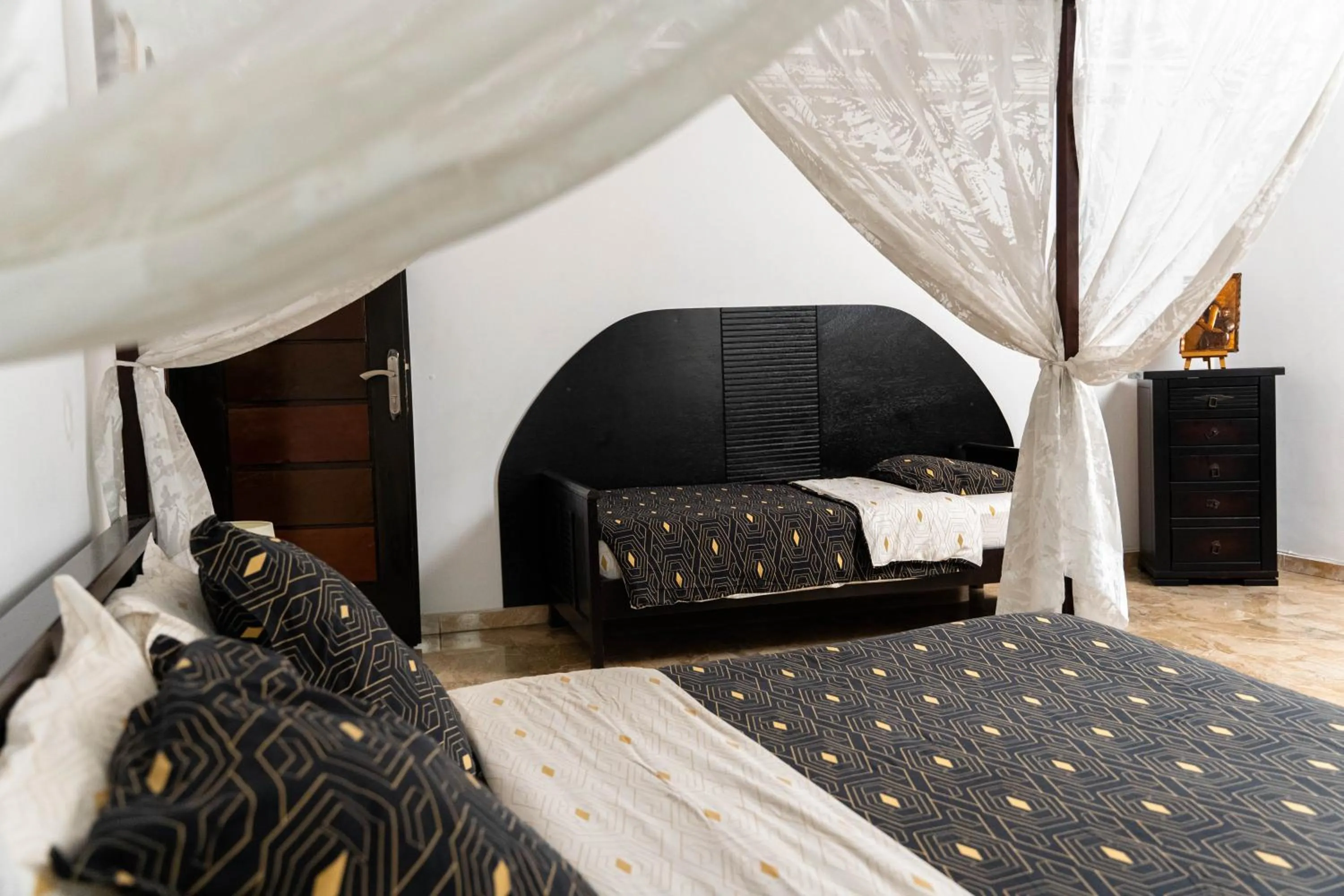 Property building, Bed in Villa Jaddis