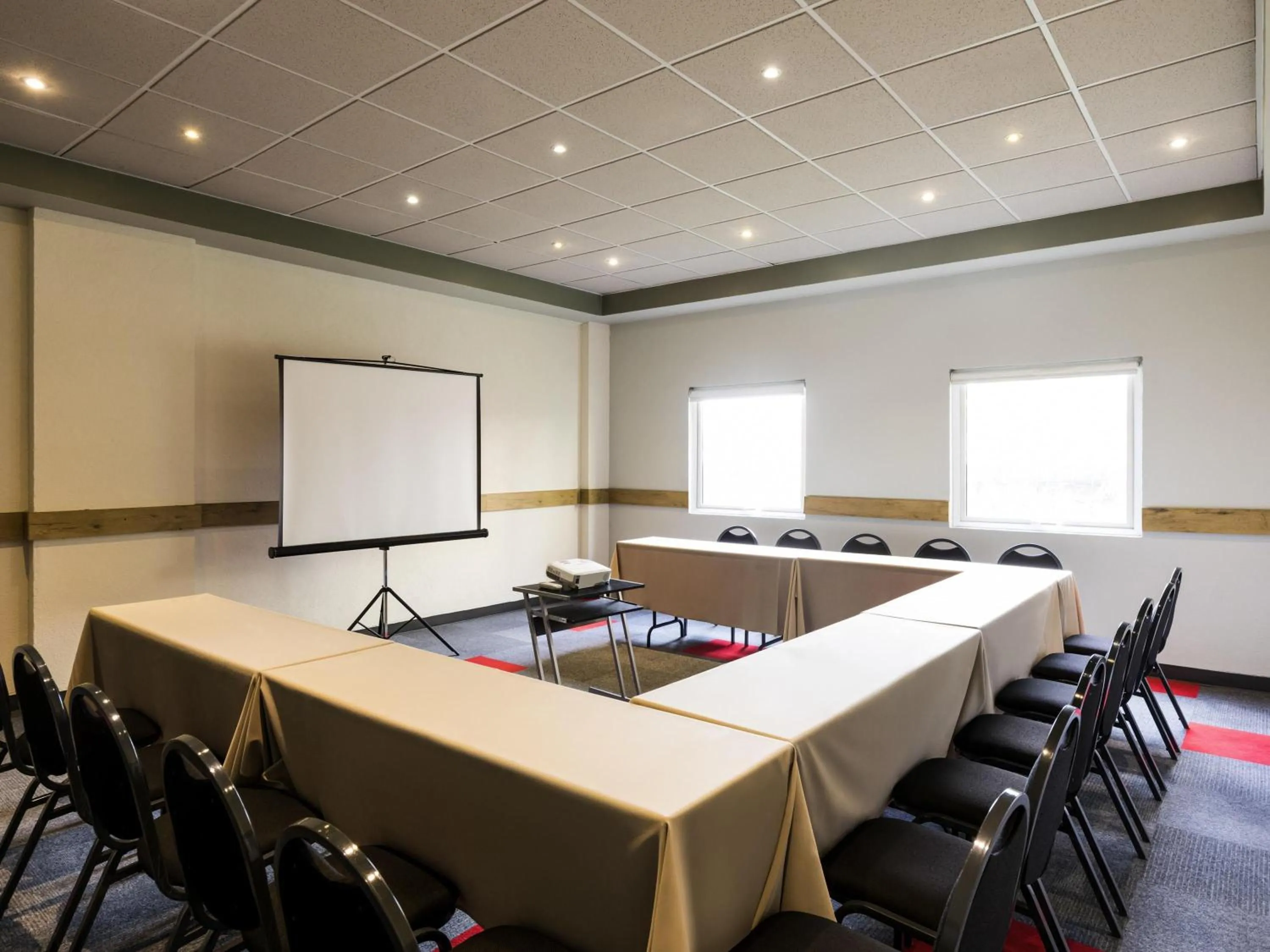 Meeting/conference room in Ibis Guadalajara Expo