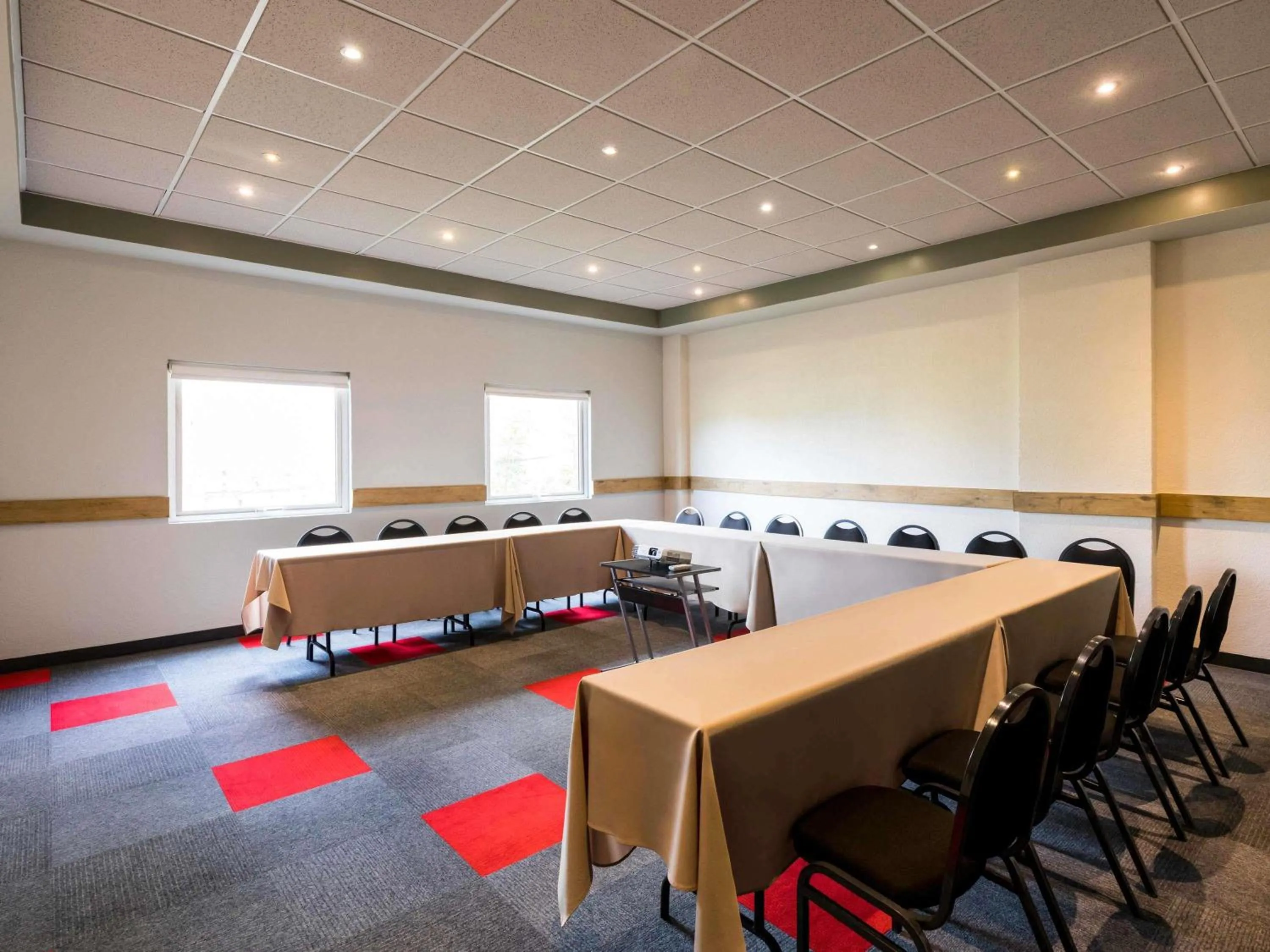 Meeting/conference room in Ibis Guadalajara Expo