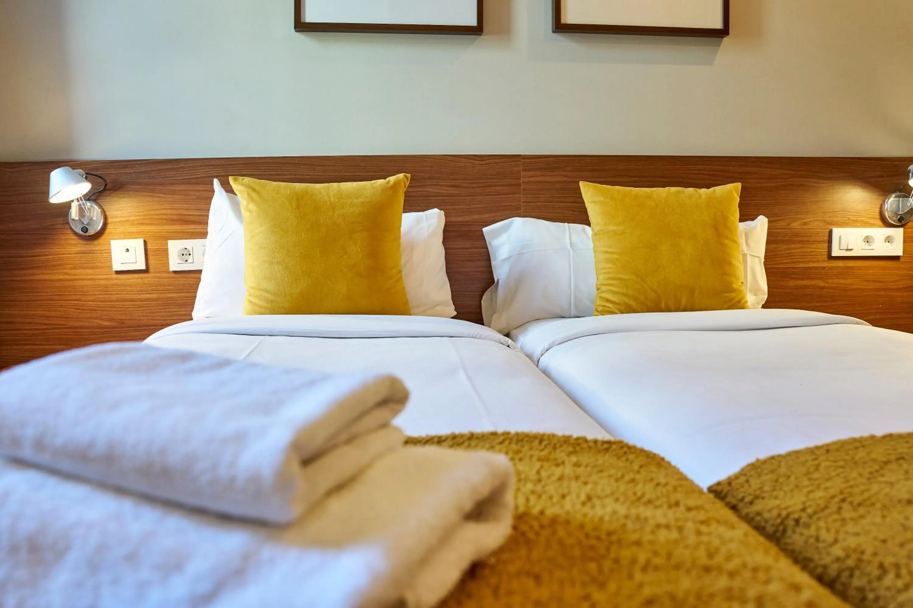 Bedroom, Bed in Bonavista Apartments - Virreina