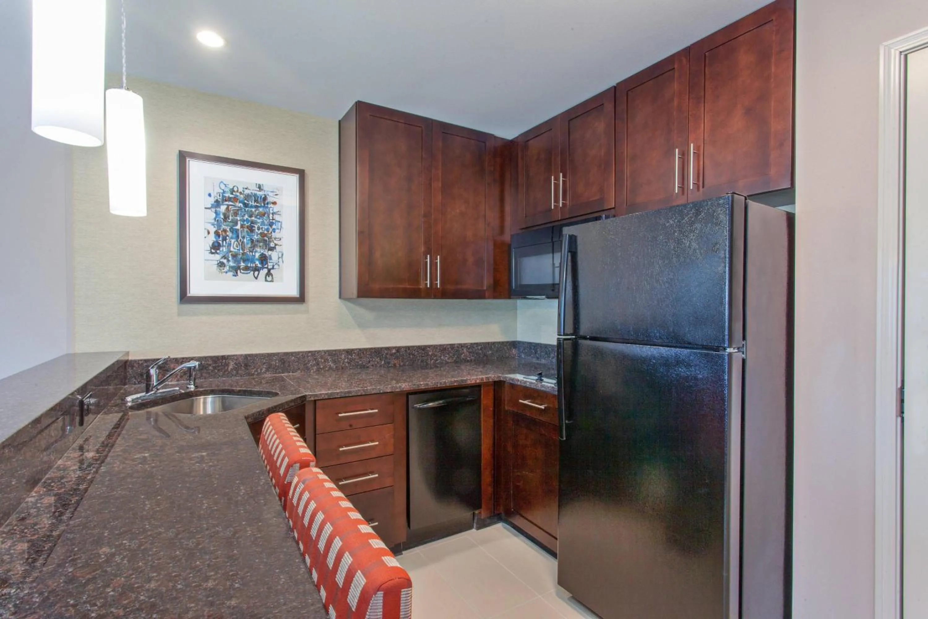 Kitchen or kitchenette in Residence Inn by Marriott Seattle Sea-Tac Airport