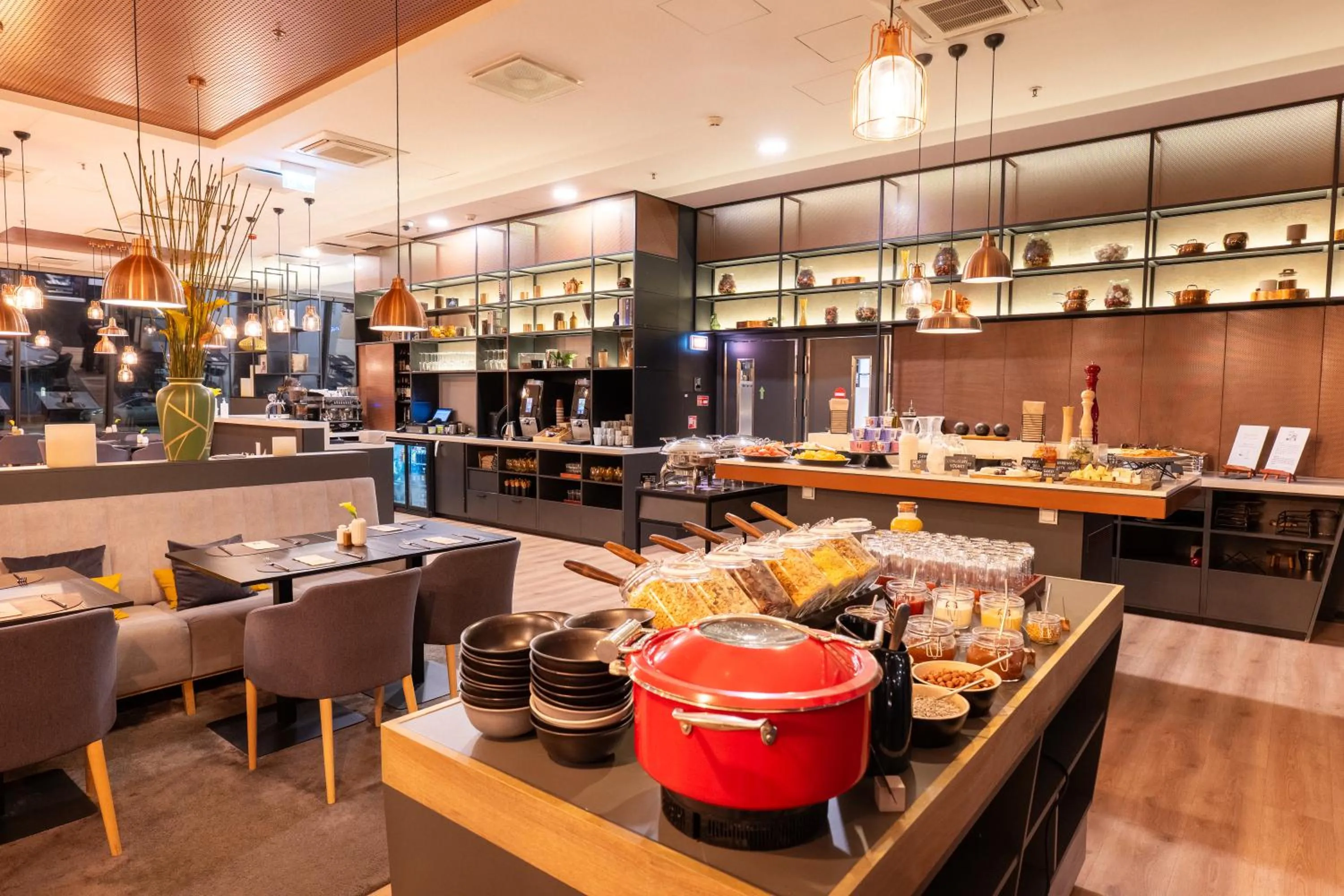 Breakfast in Courtyard by Marriott Vilnius City Center