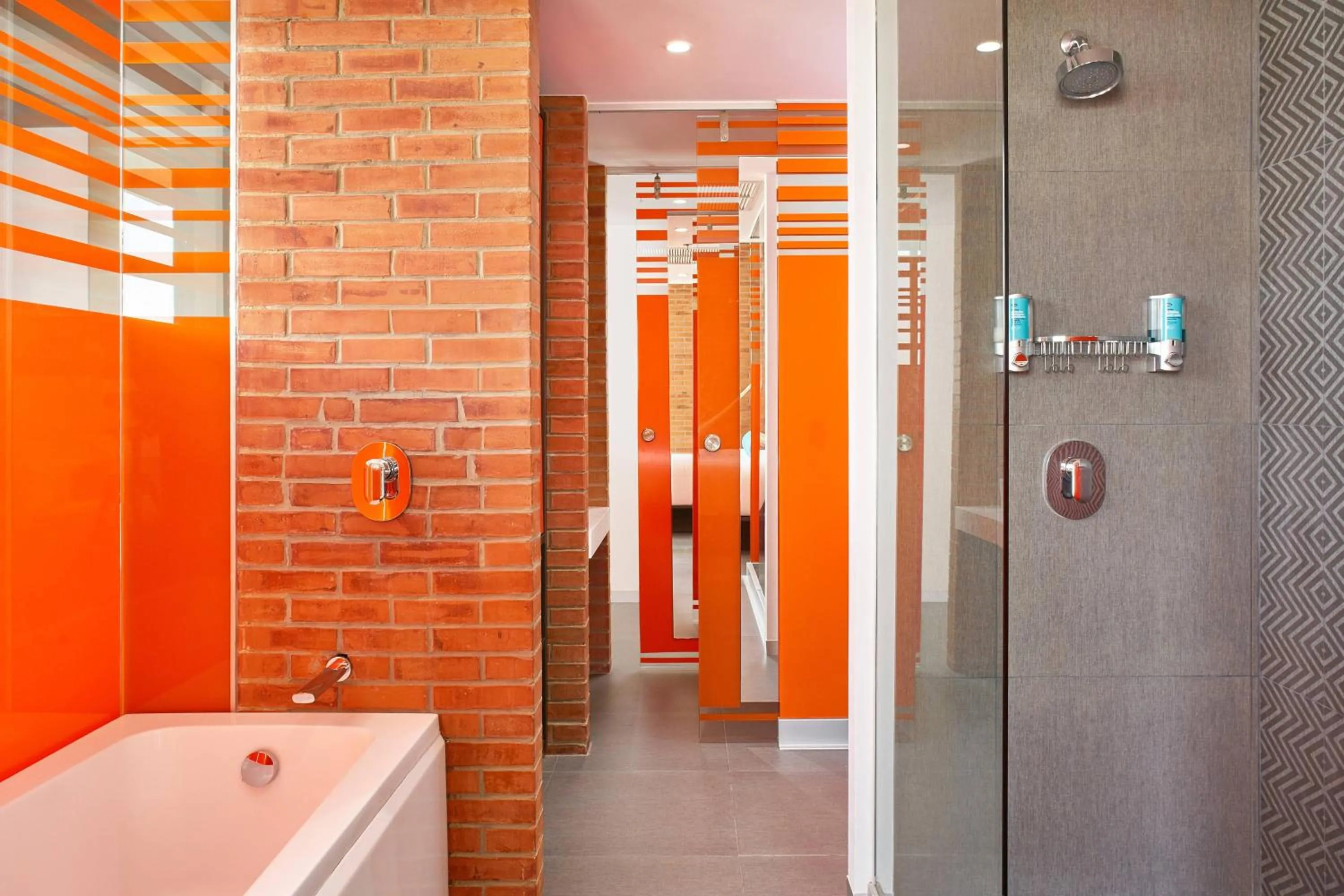 Bathroom in Aloft Celaya