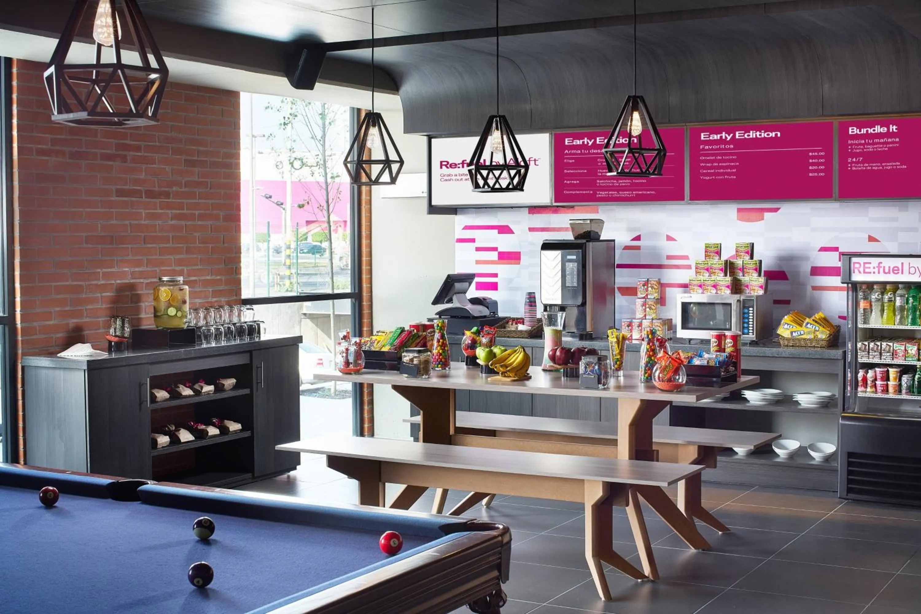 Restaurant/places to eat in Aloft Celaya