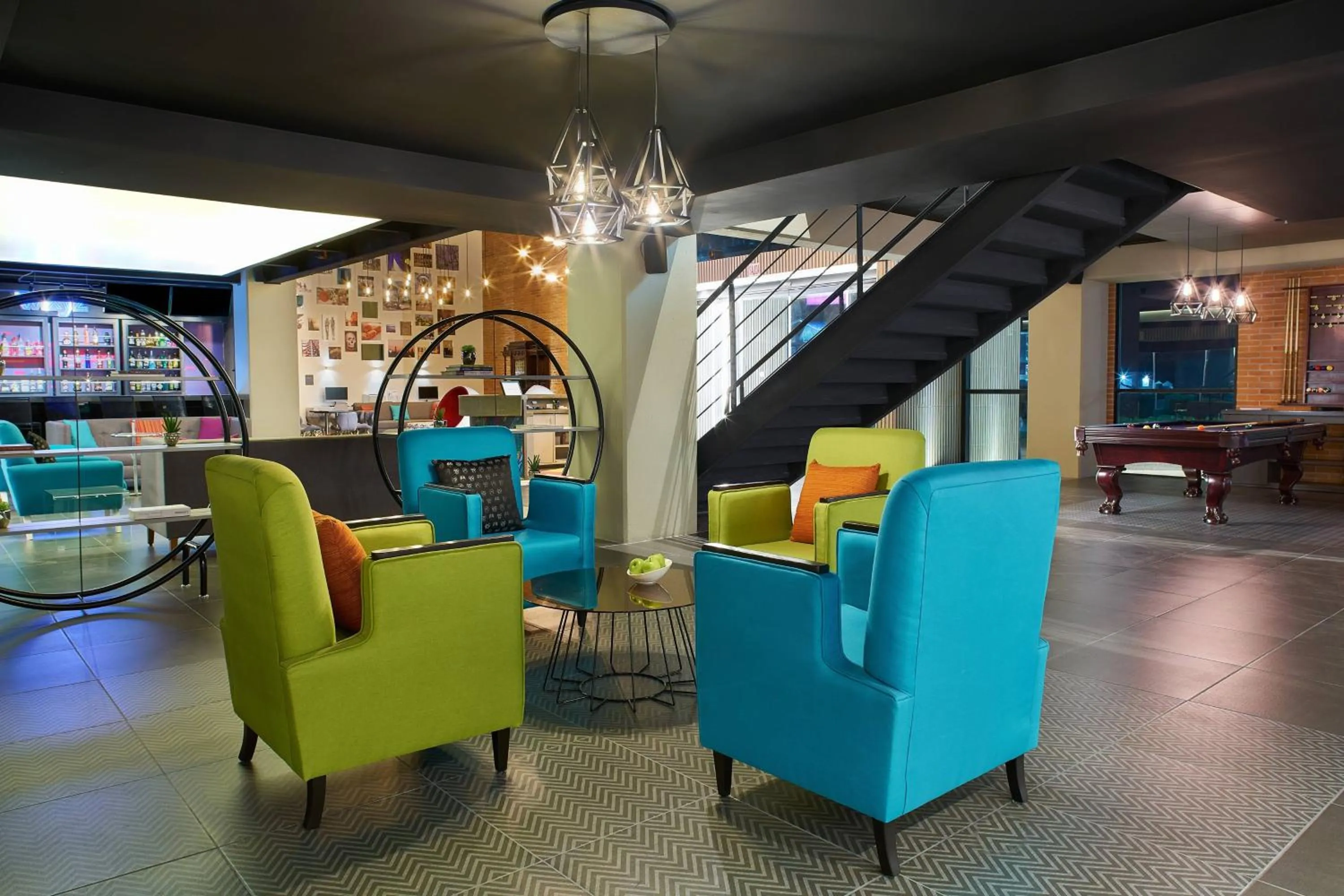 Lounge or bar in Aloft Celaya