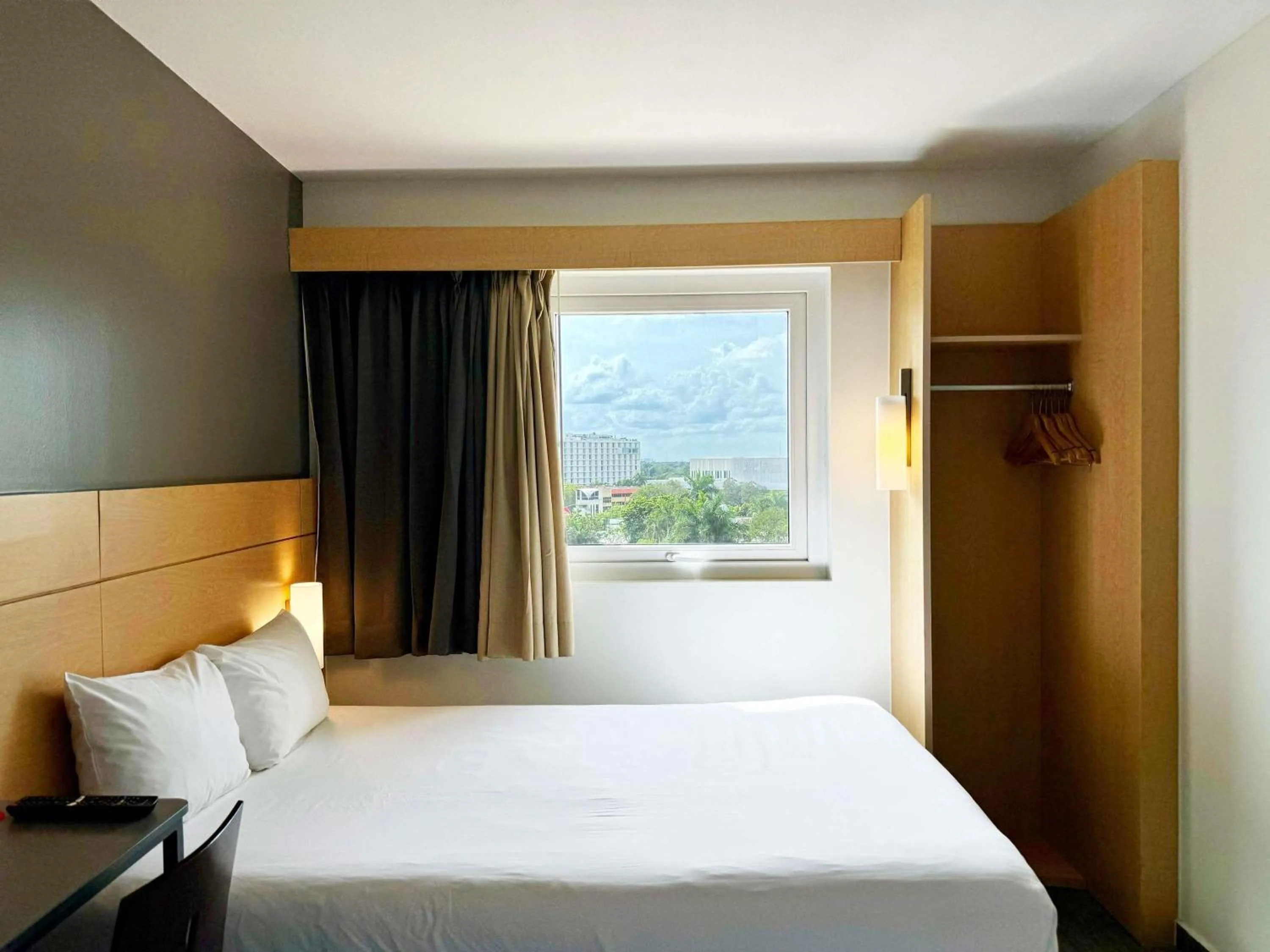 Bedroom, Bed in Ibis Merida