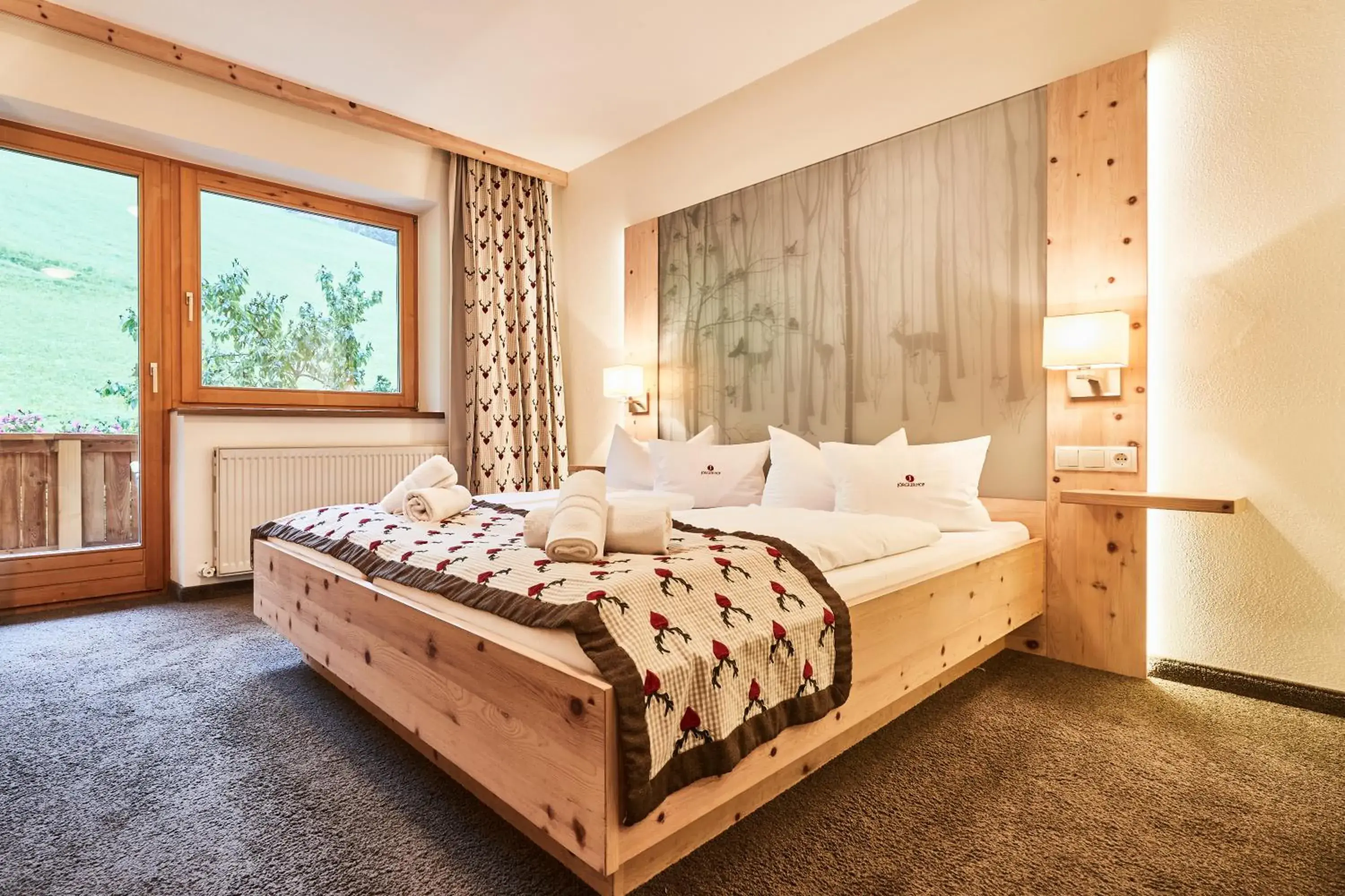 Deluxe Double Room with Balcony in Ferienhotel Jörglerhof Deluxe Double Room with Balcony in Ferienhotel Jörglerhof