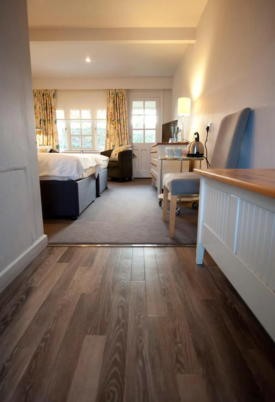 Seating area, Bed in Crown and Castle