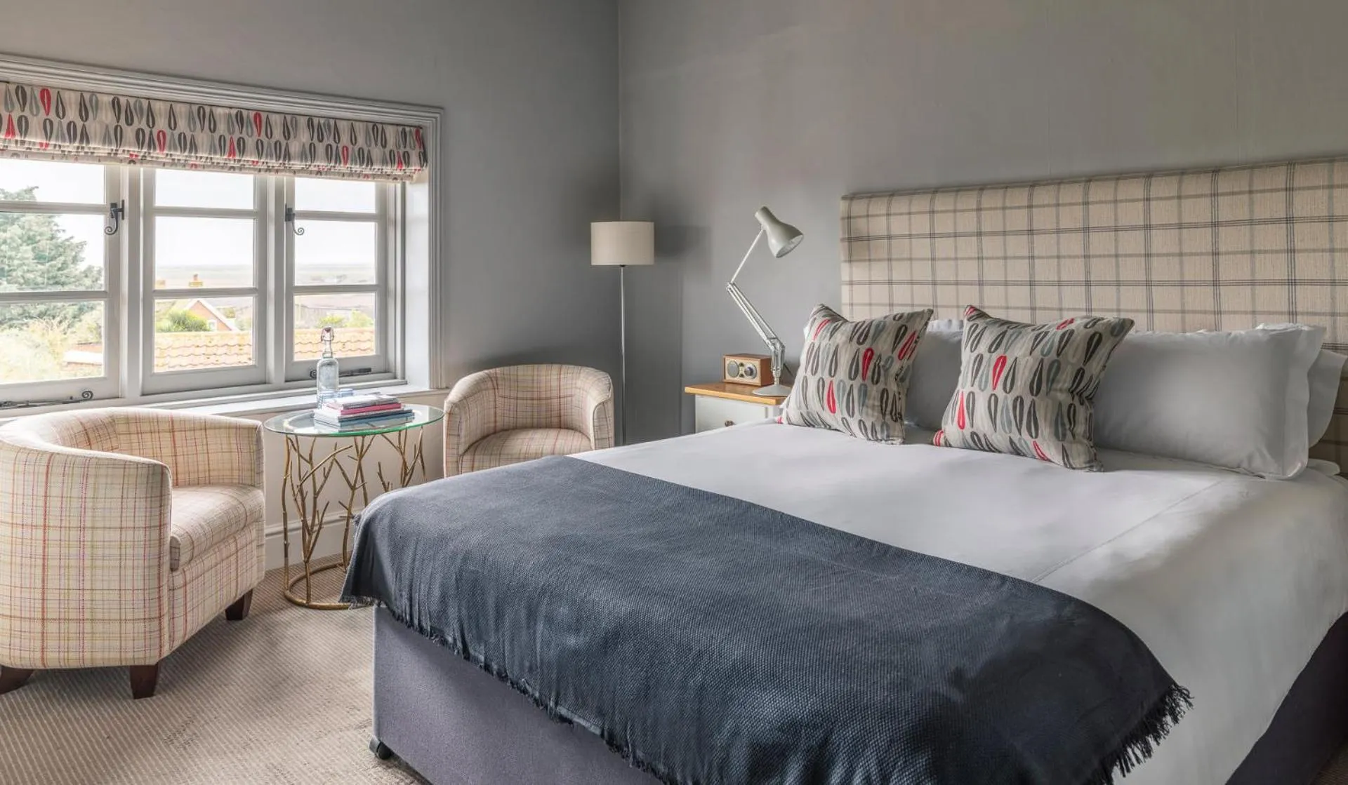 Bed in Crown and Castle