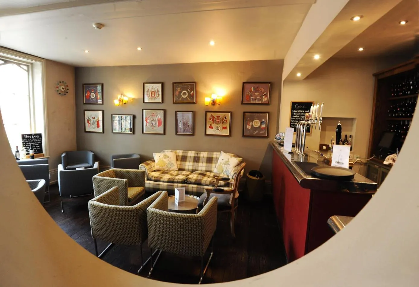 Lounge or bar in Crown and Castle