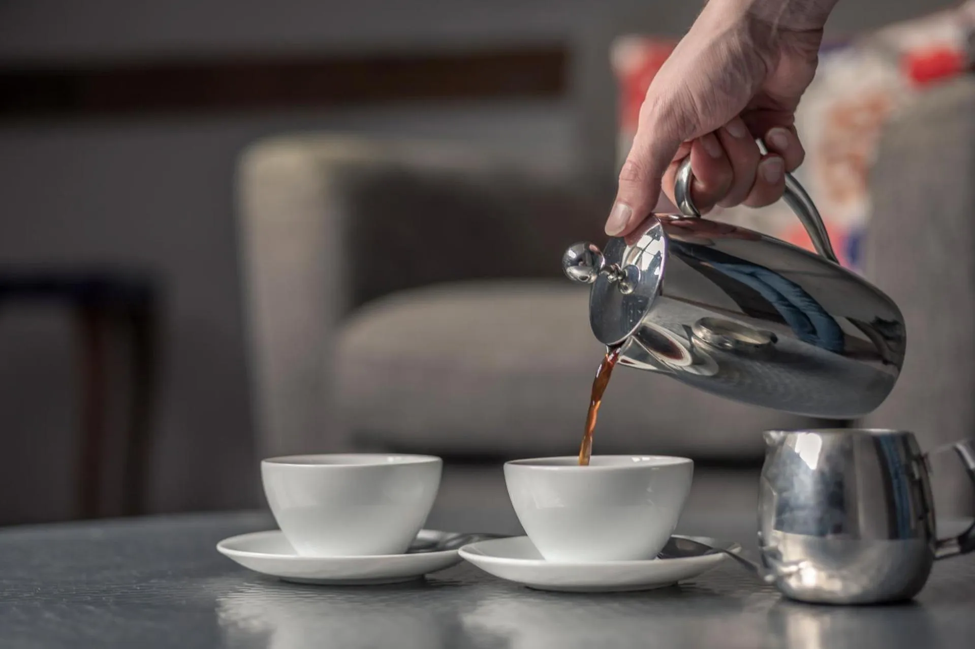 Coffee/tea facilities in Crown and Castle