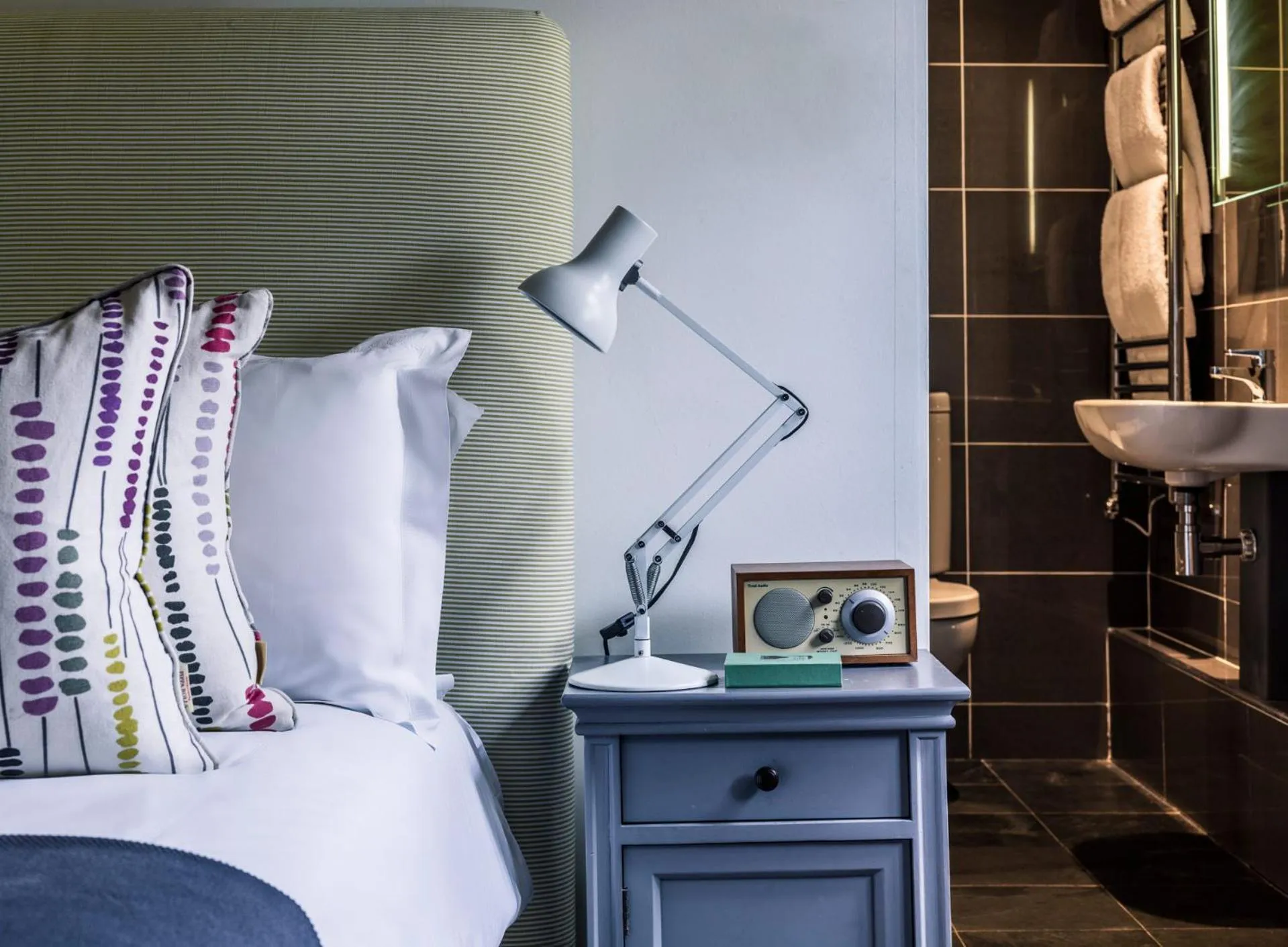 Bed in Crown and Castle