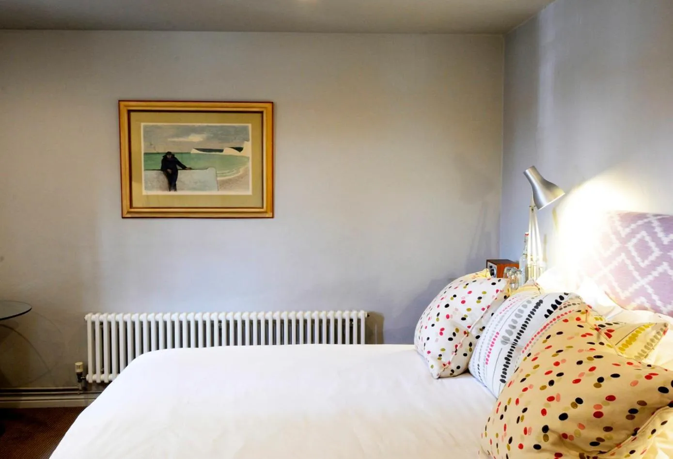 Bed in Crown and Castle