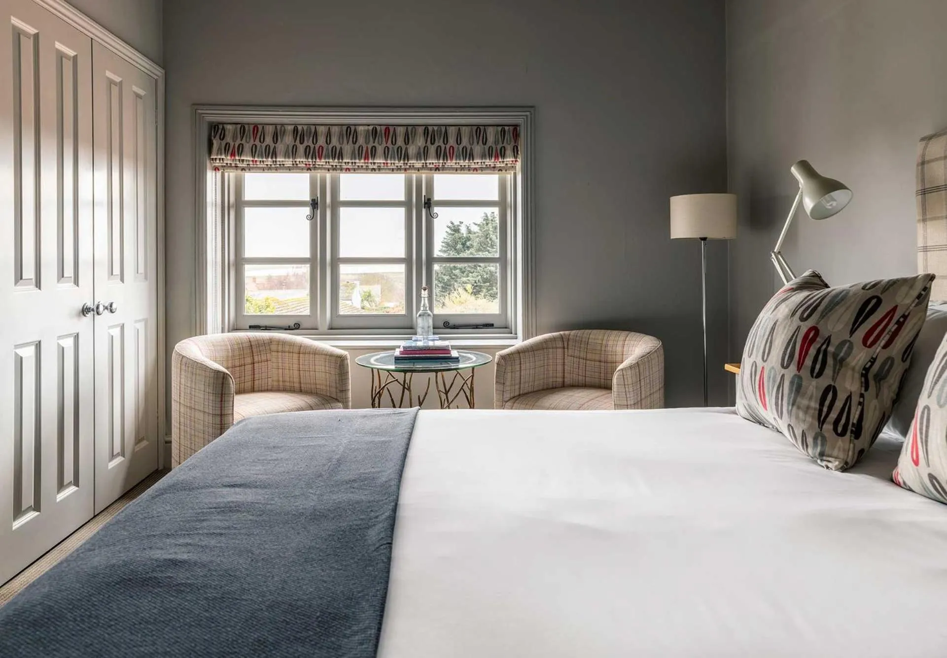 Bed in Crown and Castle