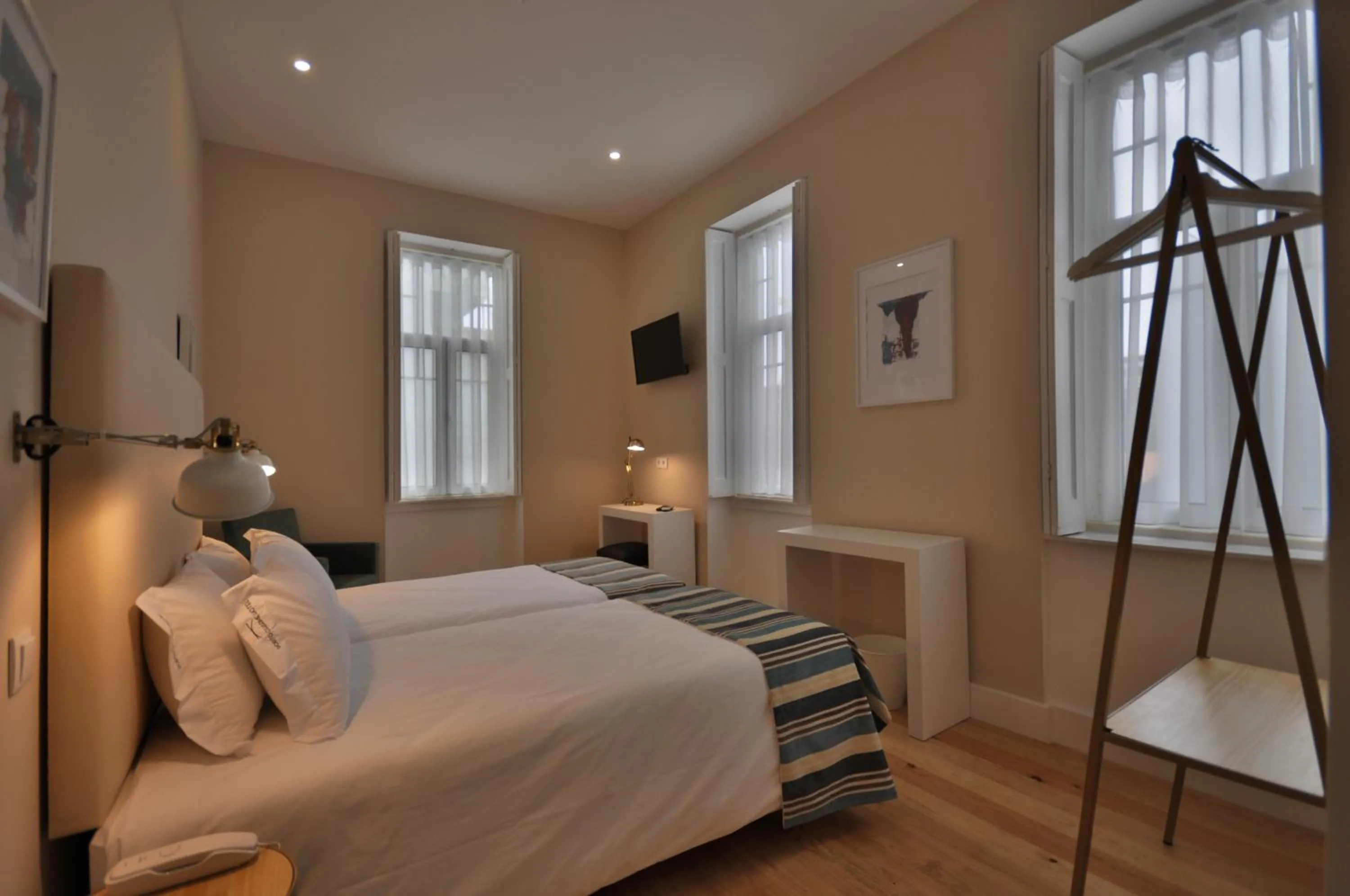 Bedroom, Bed in Porto Charming Hotel