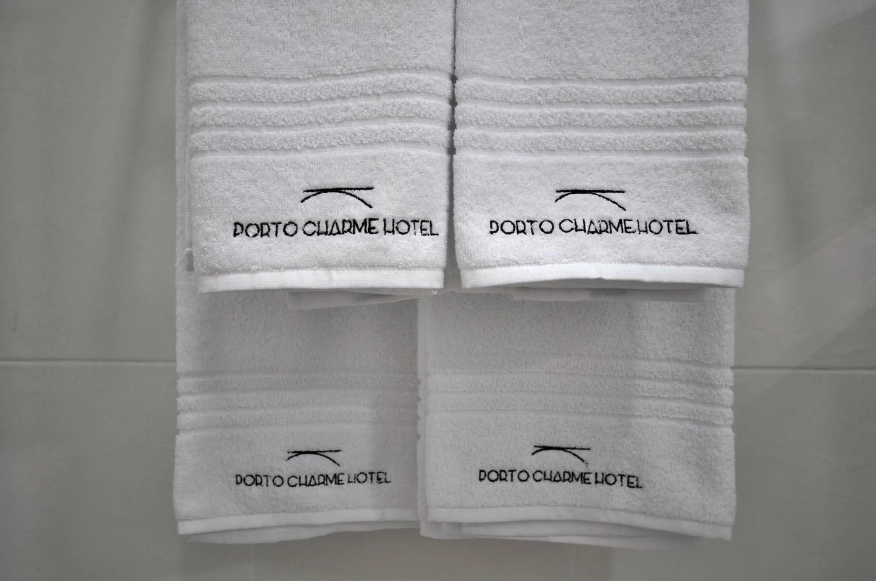 Bathroom in Porto Charming Hotel