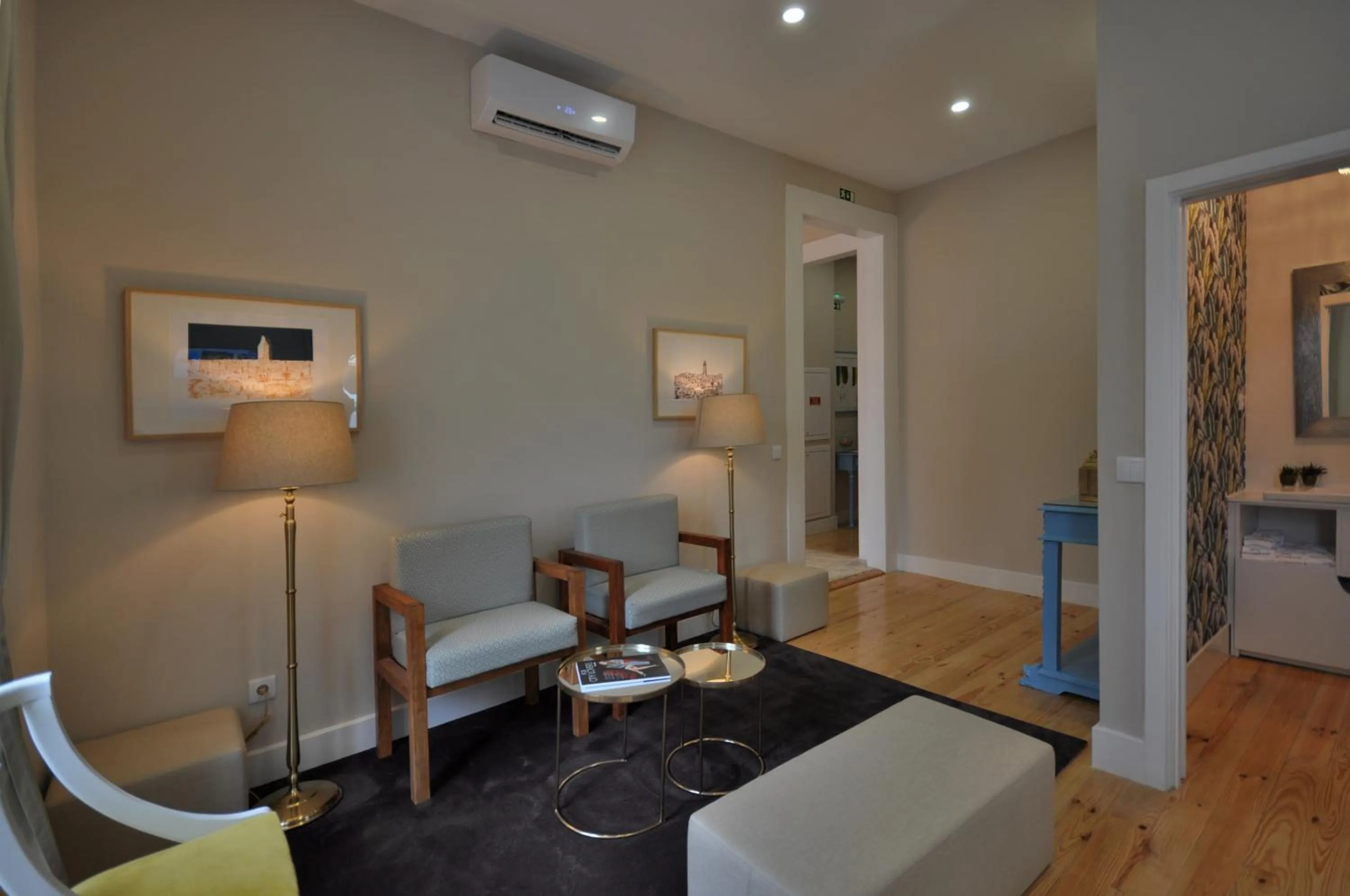 Lobby or reception in Porto Charming Hotel