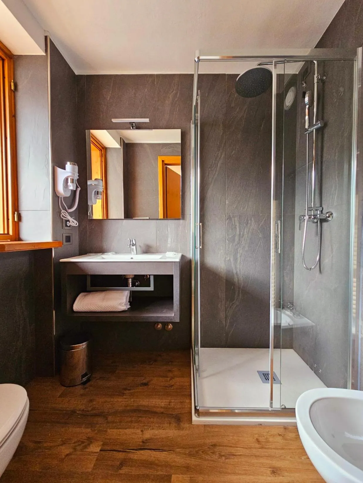 Shower in Best Western Hotel Nevada