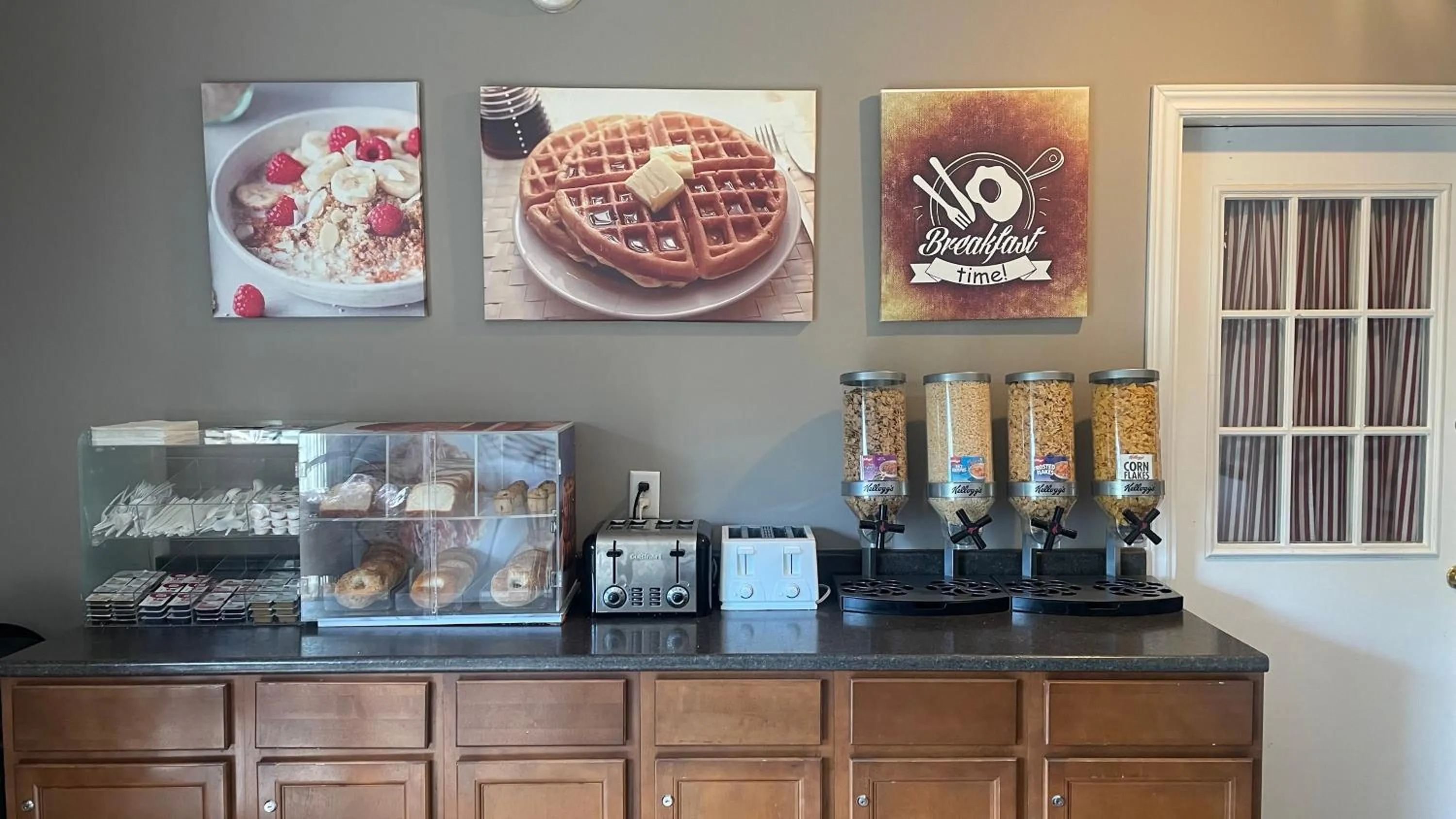 Breakfast in Lincoln Inn Fredericton