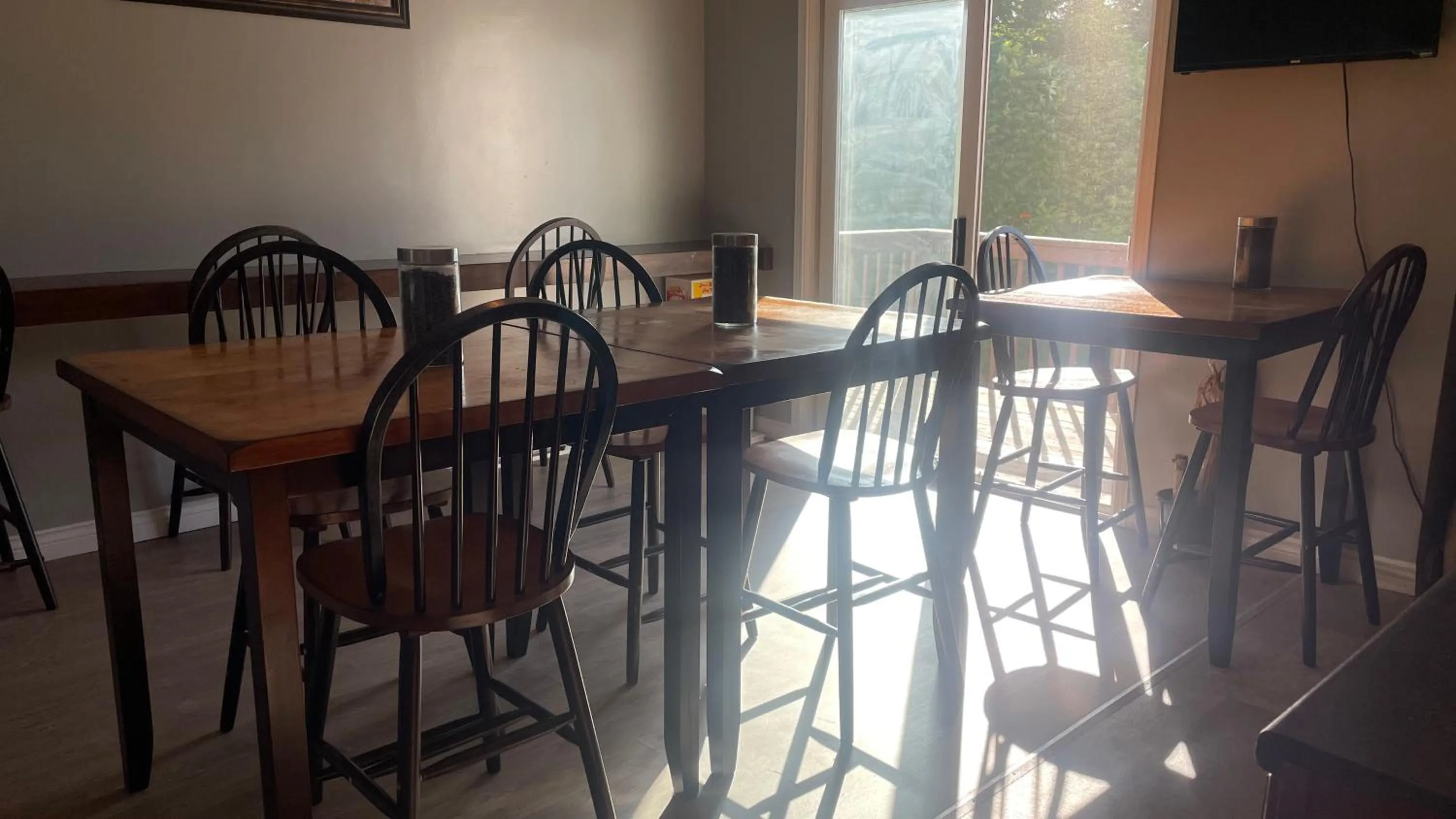 Seating area in Lincoln Inn Fredericton