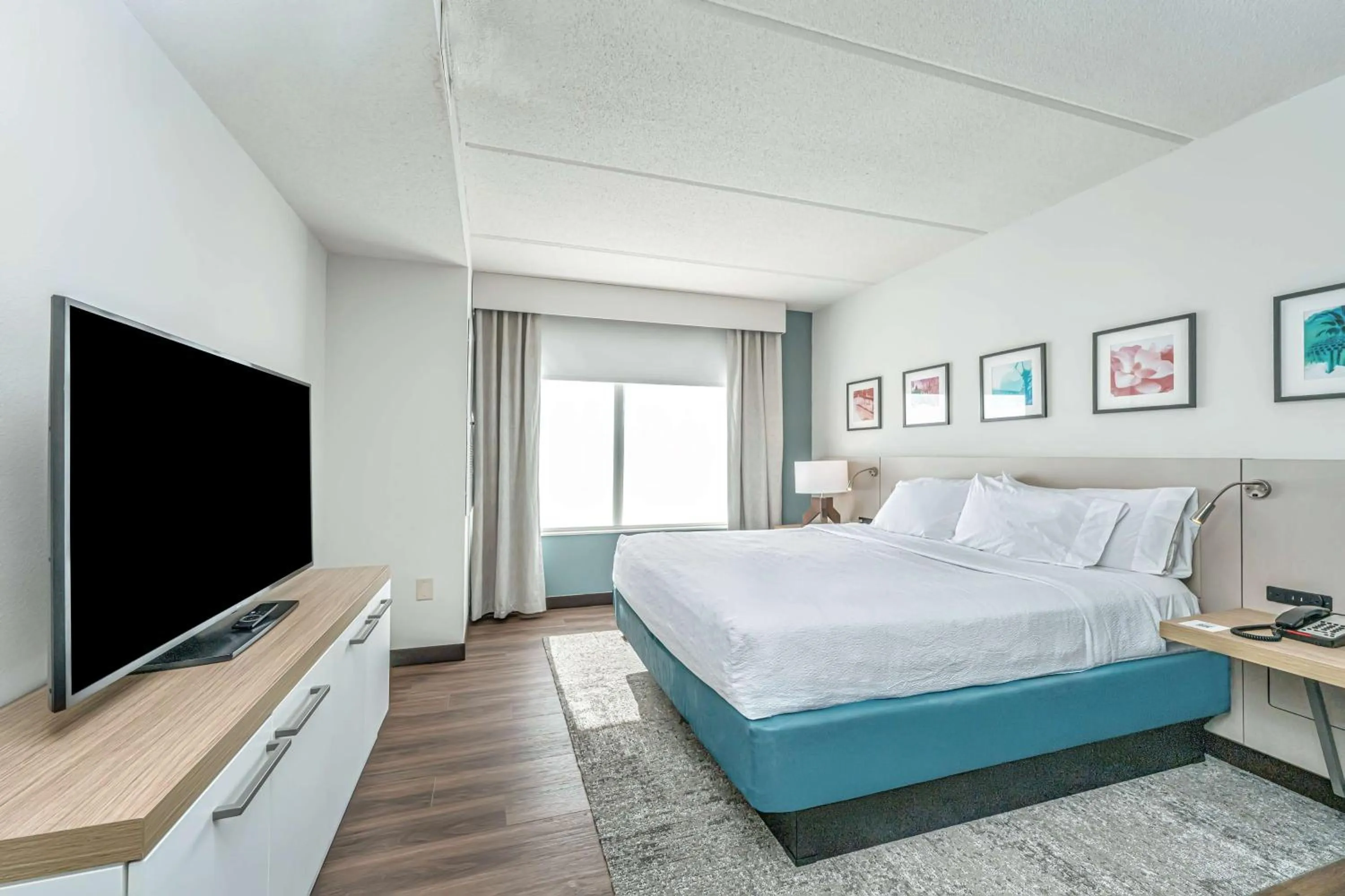 Bed in Hilton Garden Inn Charleston Airport