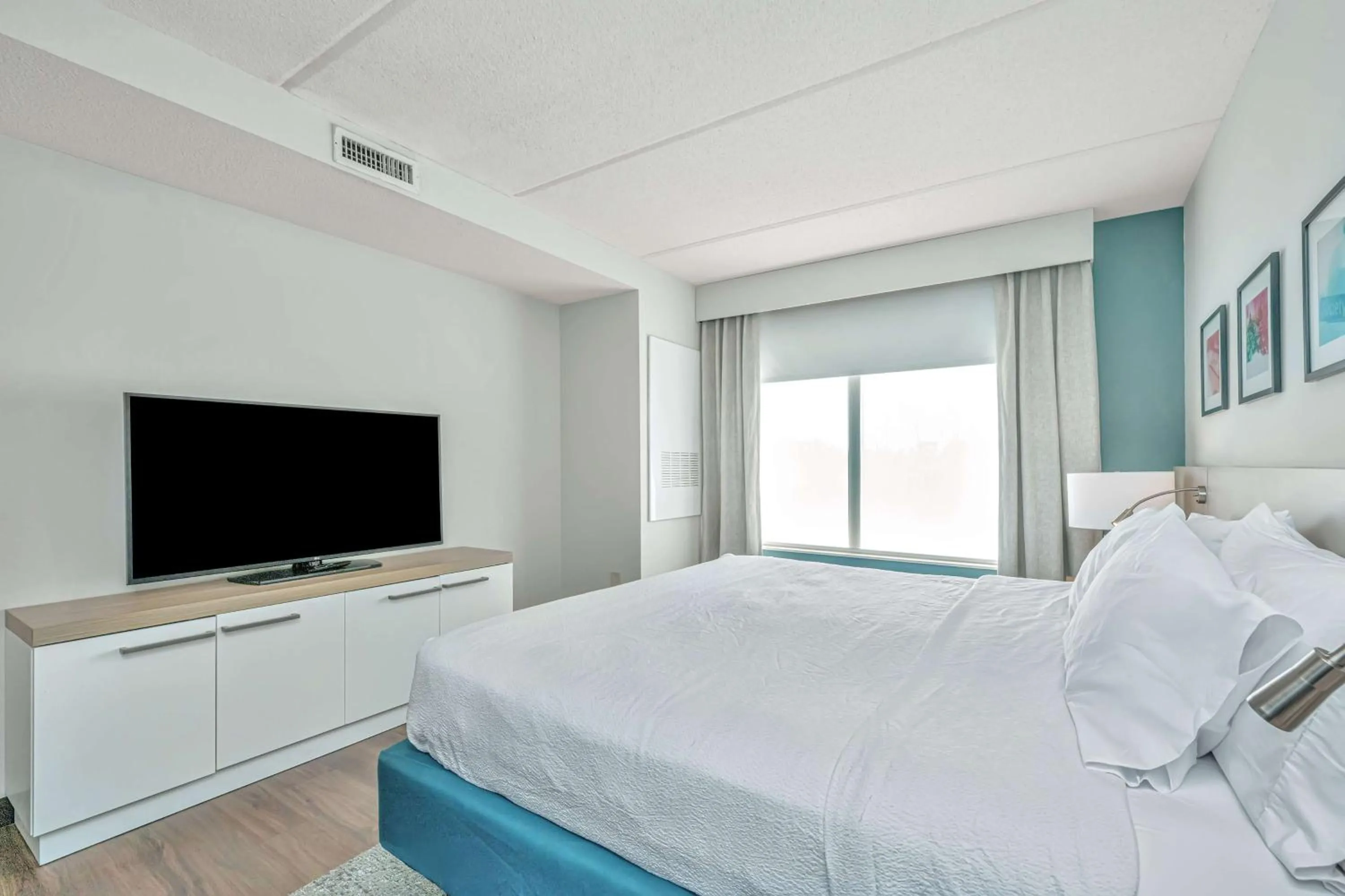 Bed in Hilton Garden Inn Charleston Airport