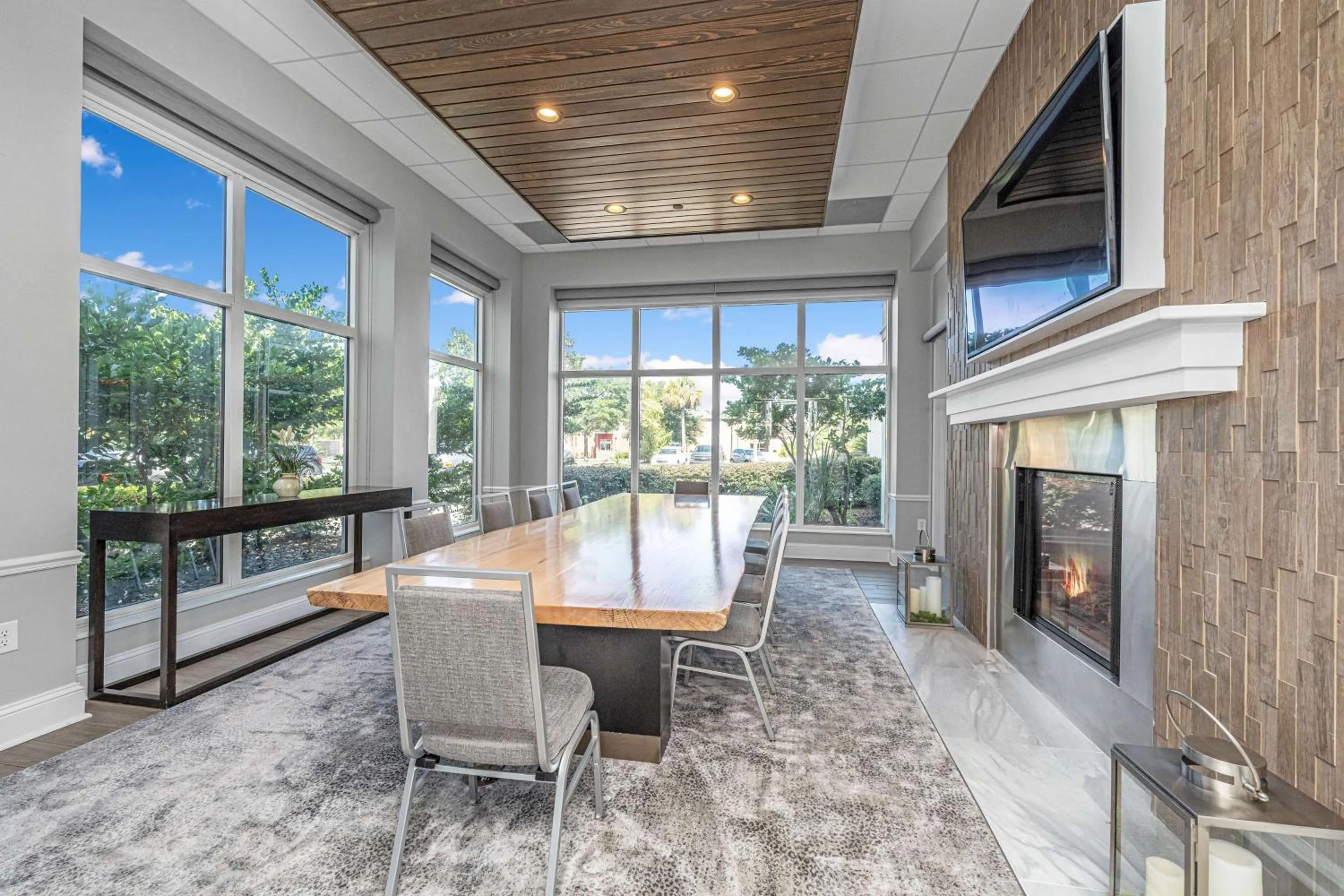 Lobby or reception in Hilton Garden Inn Charleston Airport