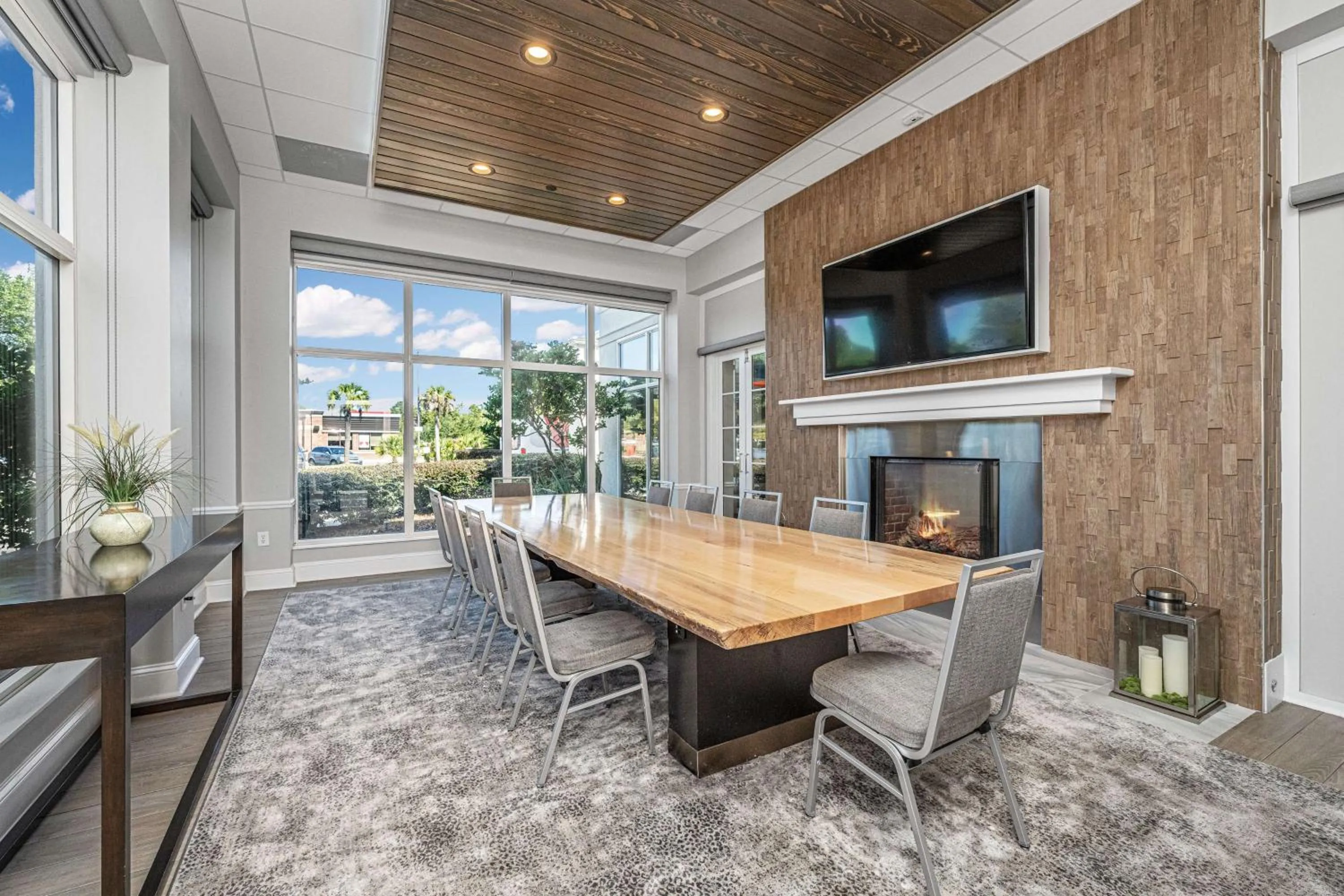 Lobby or reception in Hilton Garden Inn Charleston Airport